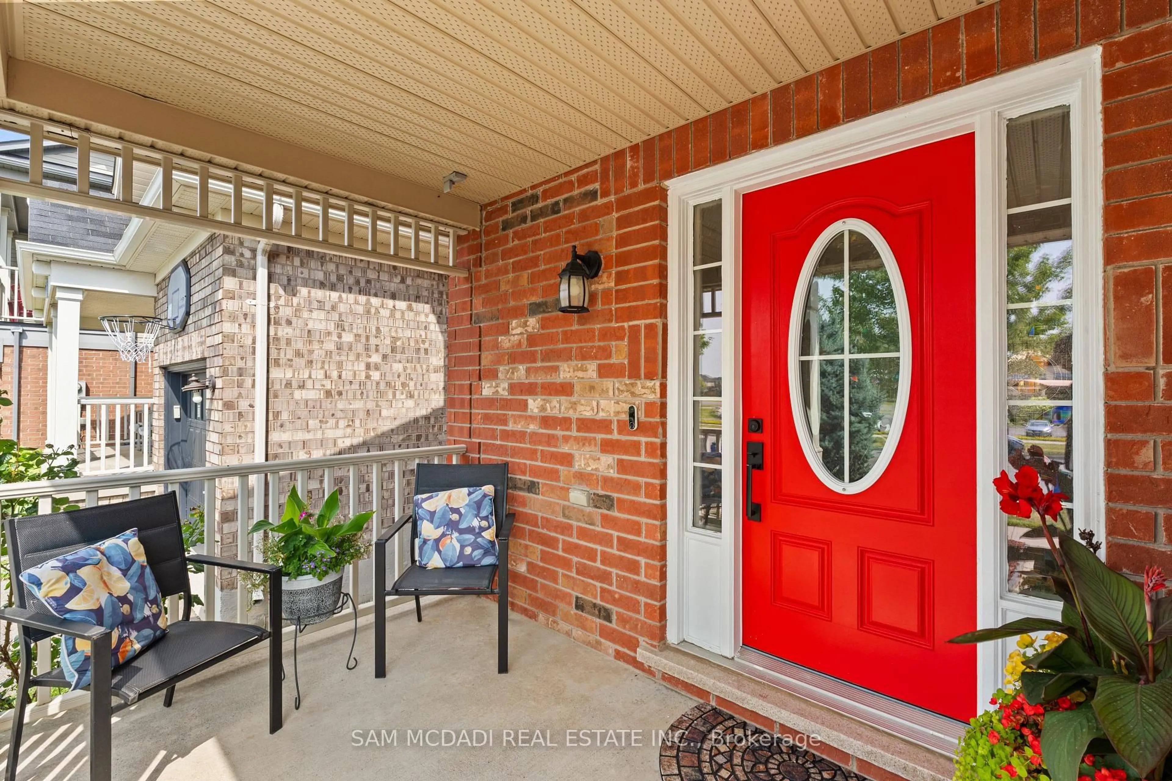Indoor entryway for 920 Clark Blvd, Milton Ontario L9T 6P5