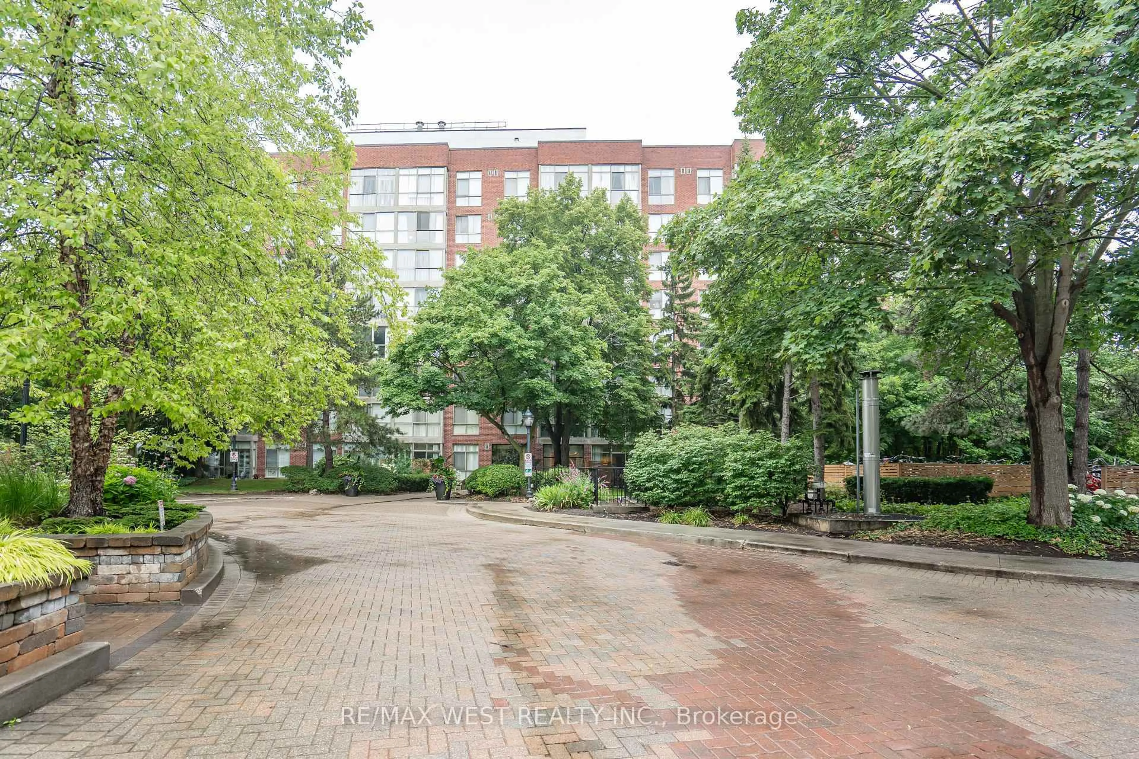 Patio, street for 24 Southport St #749, Toronto Ontario M6S 4Z1