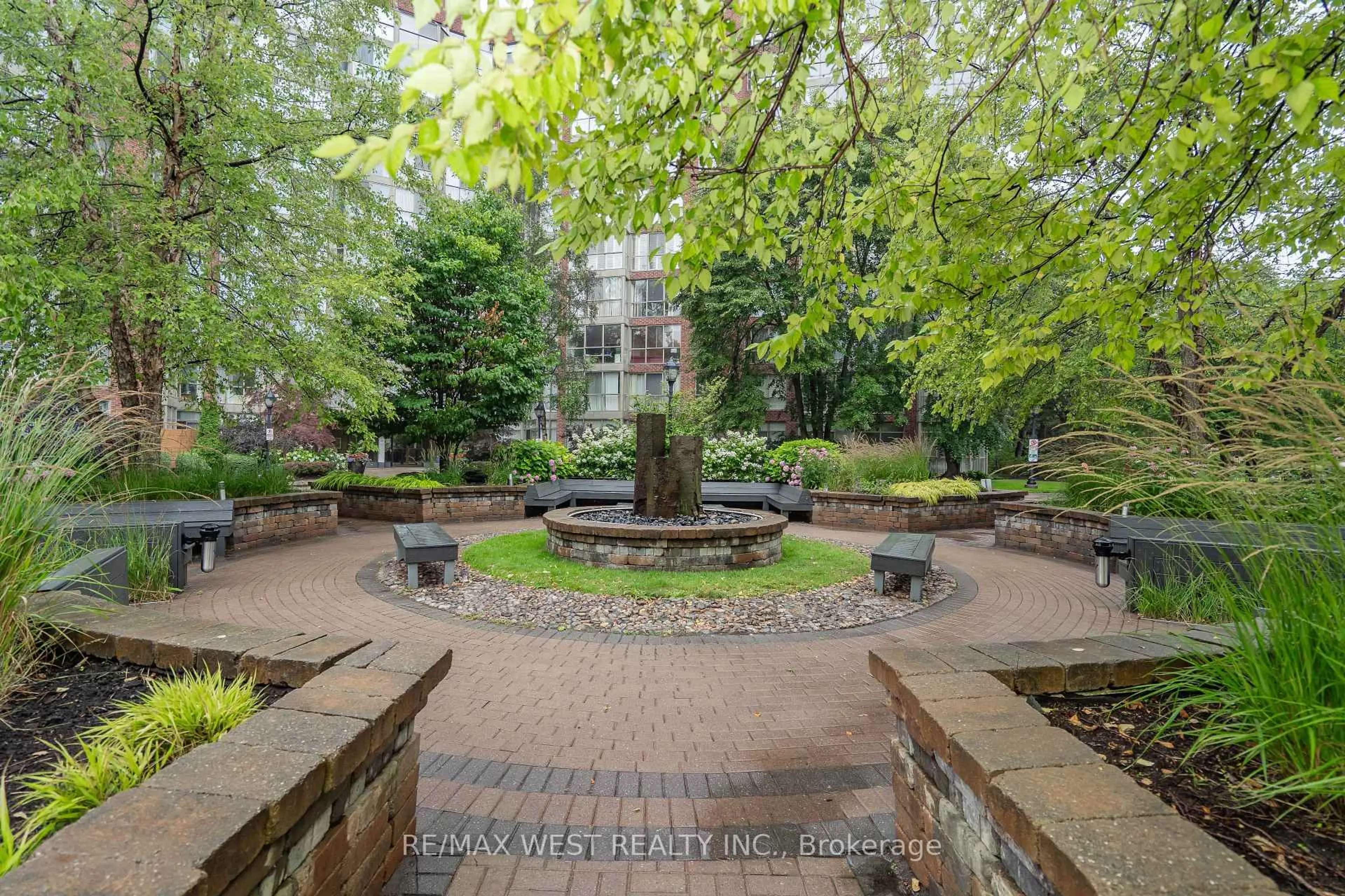 Patio, street for 24 Southport St #749, Toronto Ontario M6S 4Z1