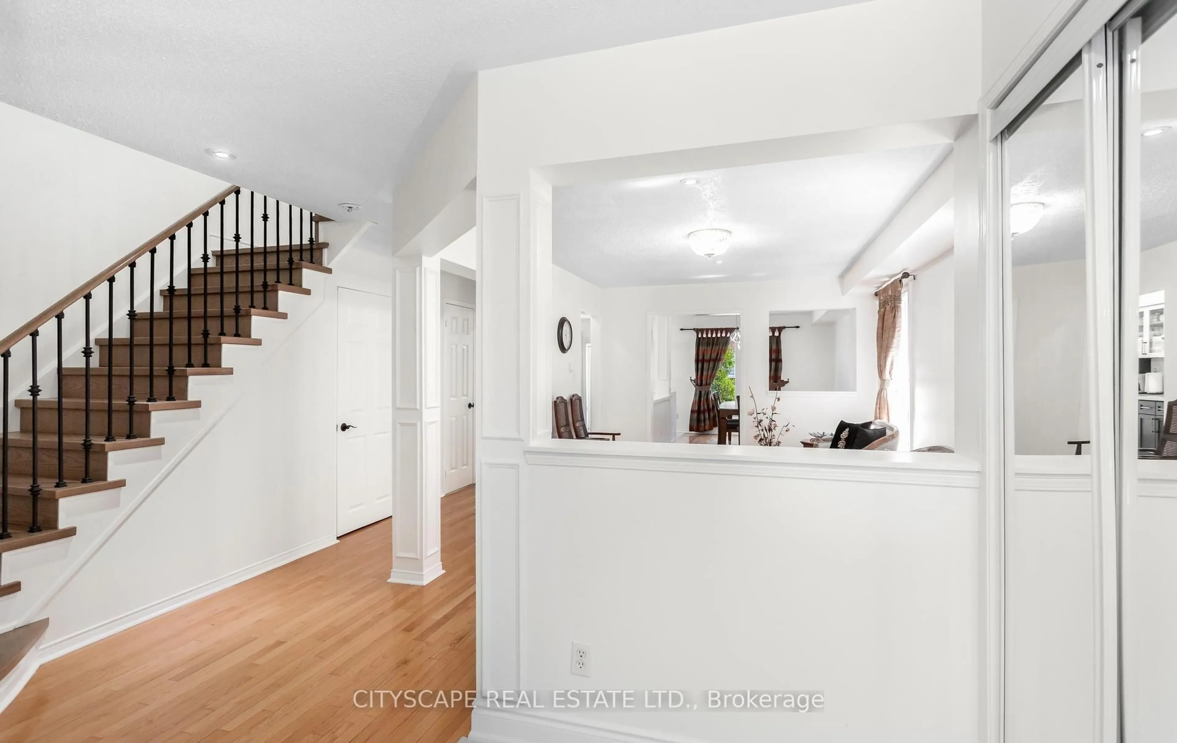 Unknown for 5685 Topaz Pl, Mississauga Ontario L5M 7B8