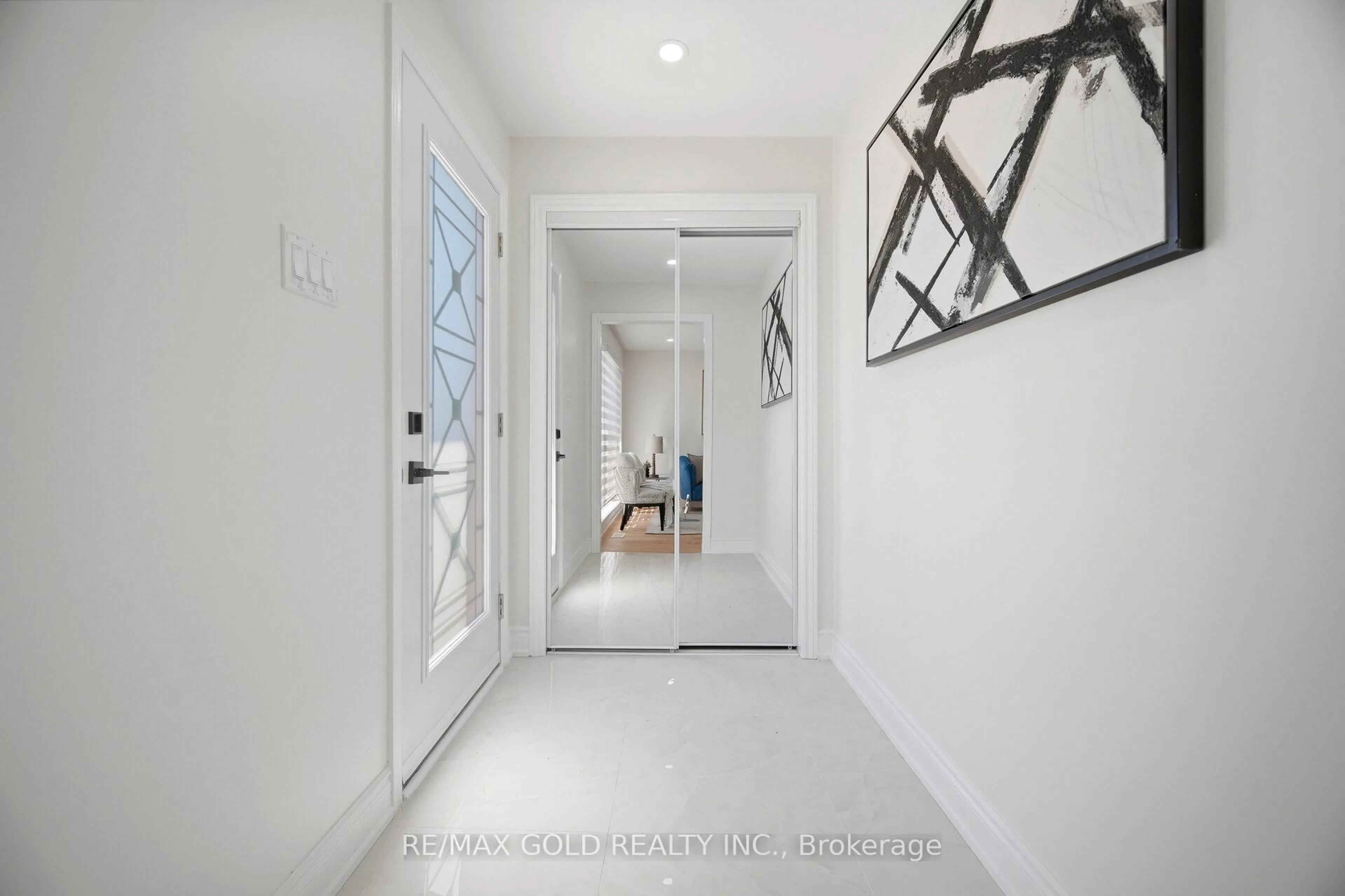 Indoor entryway for 8 Athlone Ave, Brampton Ontario L6T 2N7