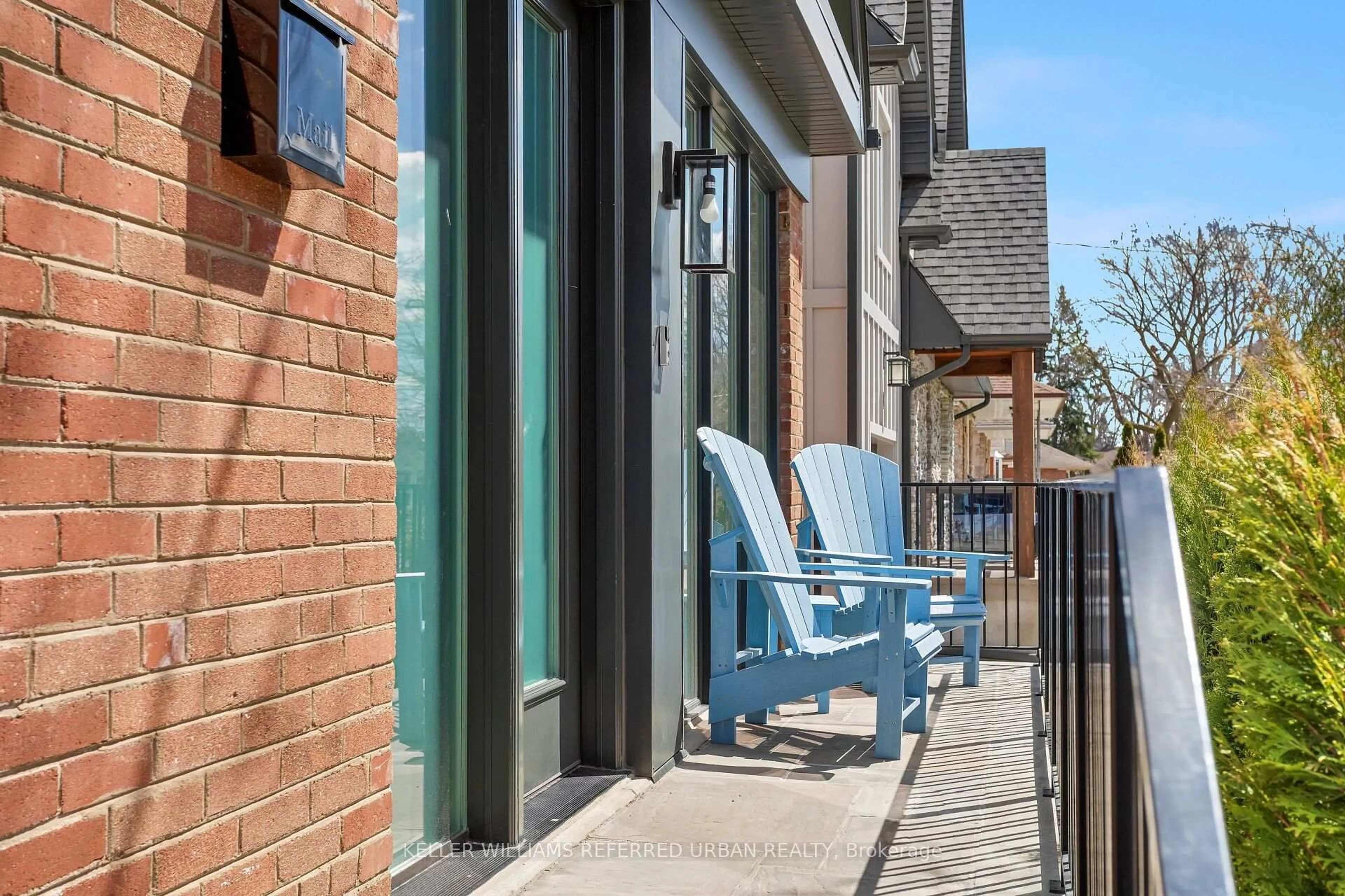 Patio, street for 25 Delma Dr, Toronto Ontario M8W 4N3