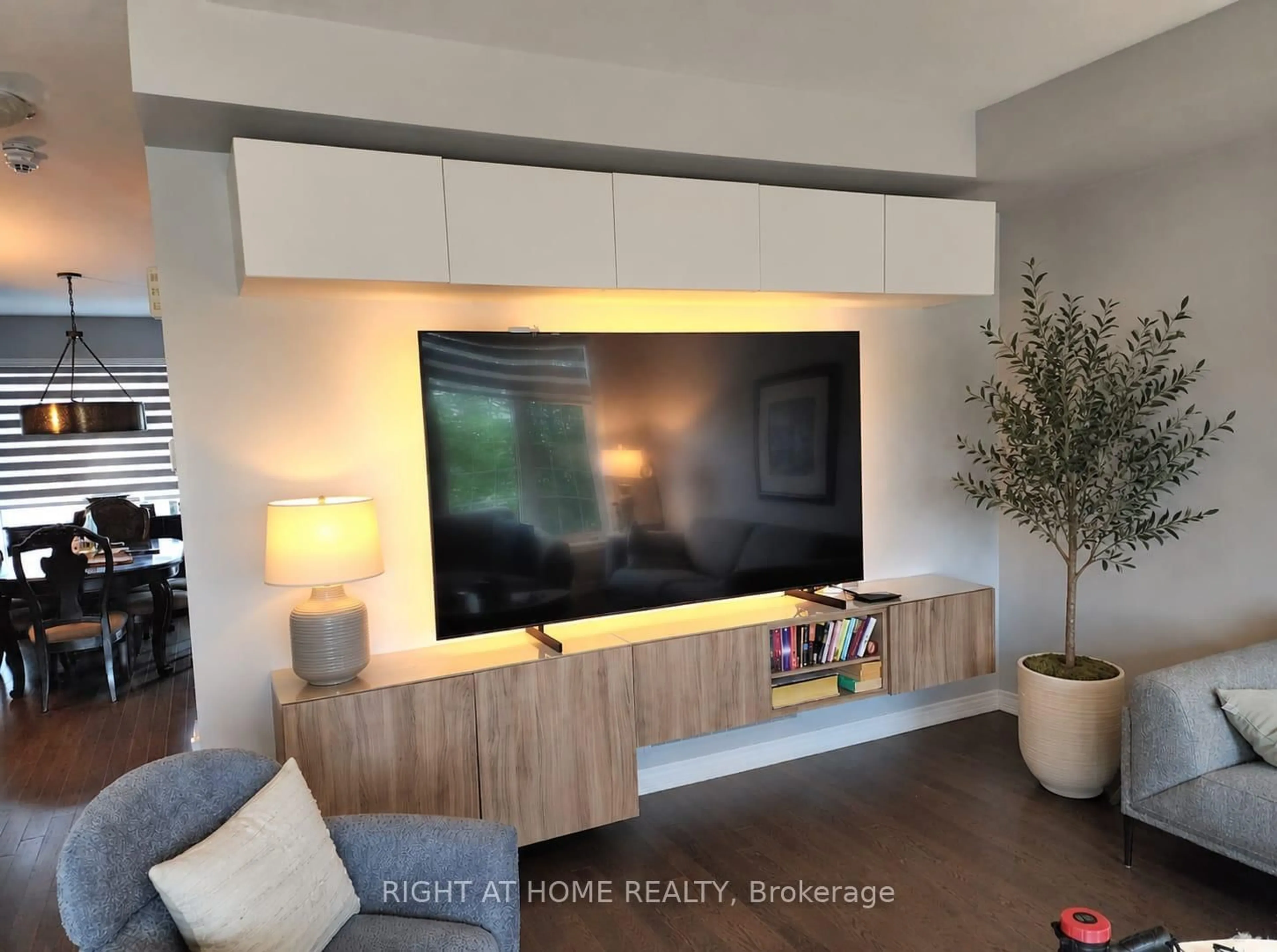 Home theater for 3108 POSTRIDGE Dr, Oakville Ontario L6H 0R2