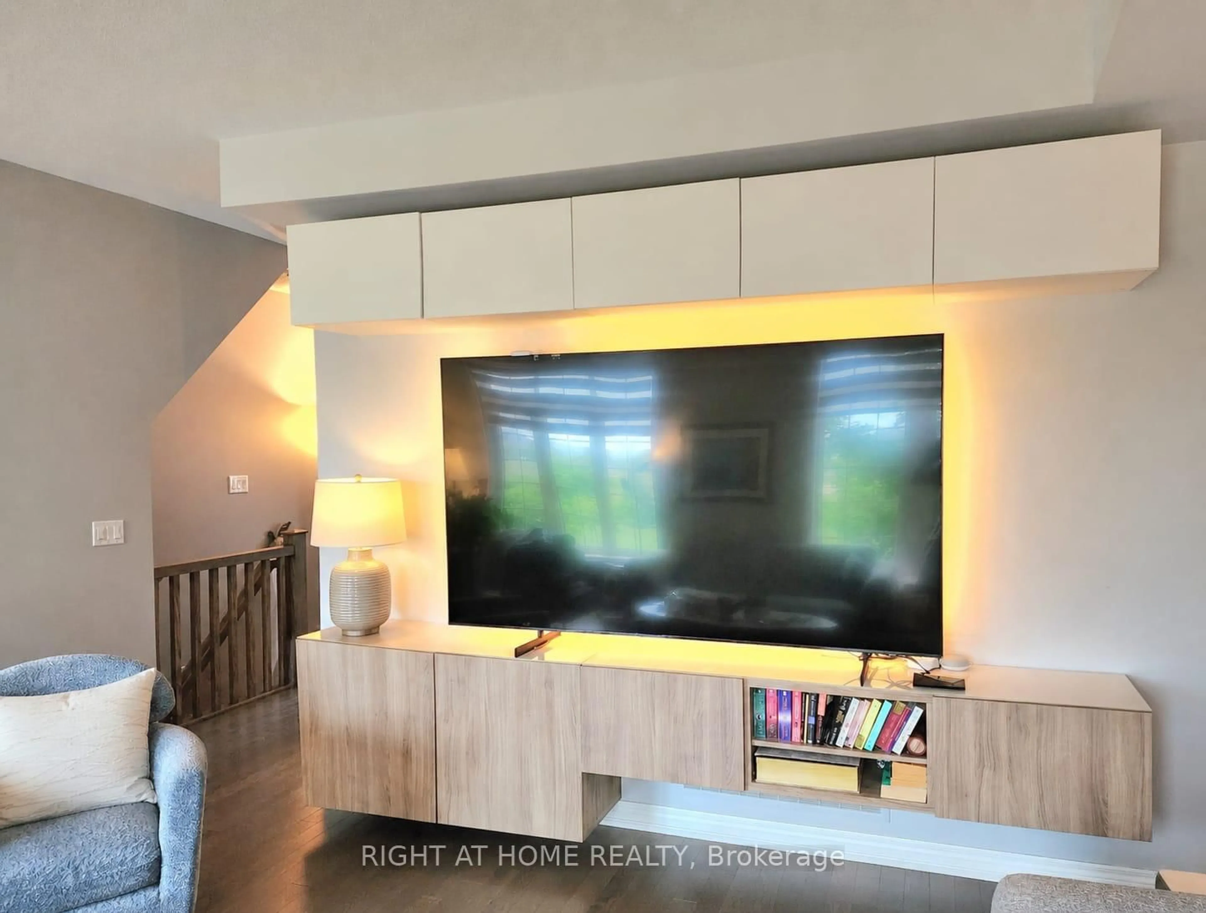 Home theater for 3108 POSTRIDGE Dr, Oakville Ontario L6H 0R2