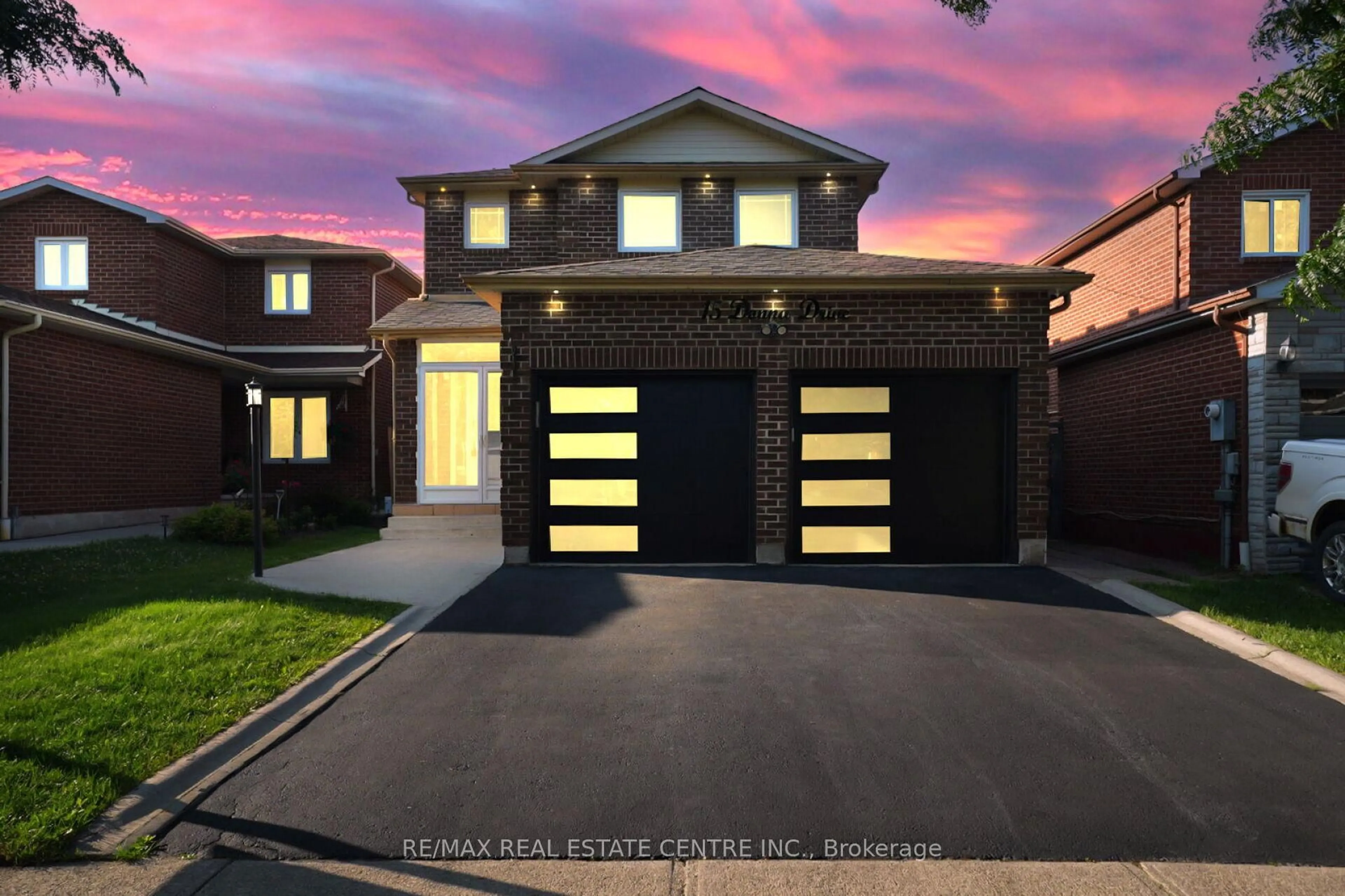 Home with brick exterior material, street for 15 Donna Dr, Brampton Ontario L6Z 3T3