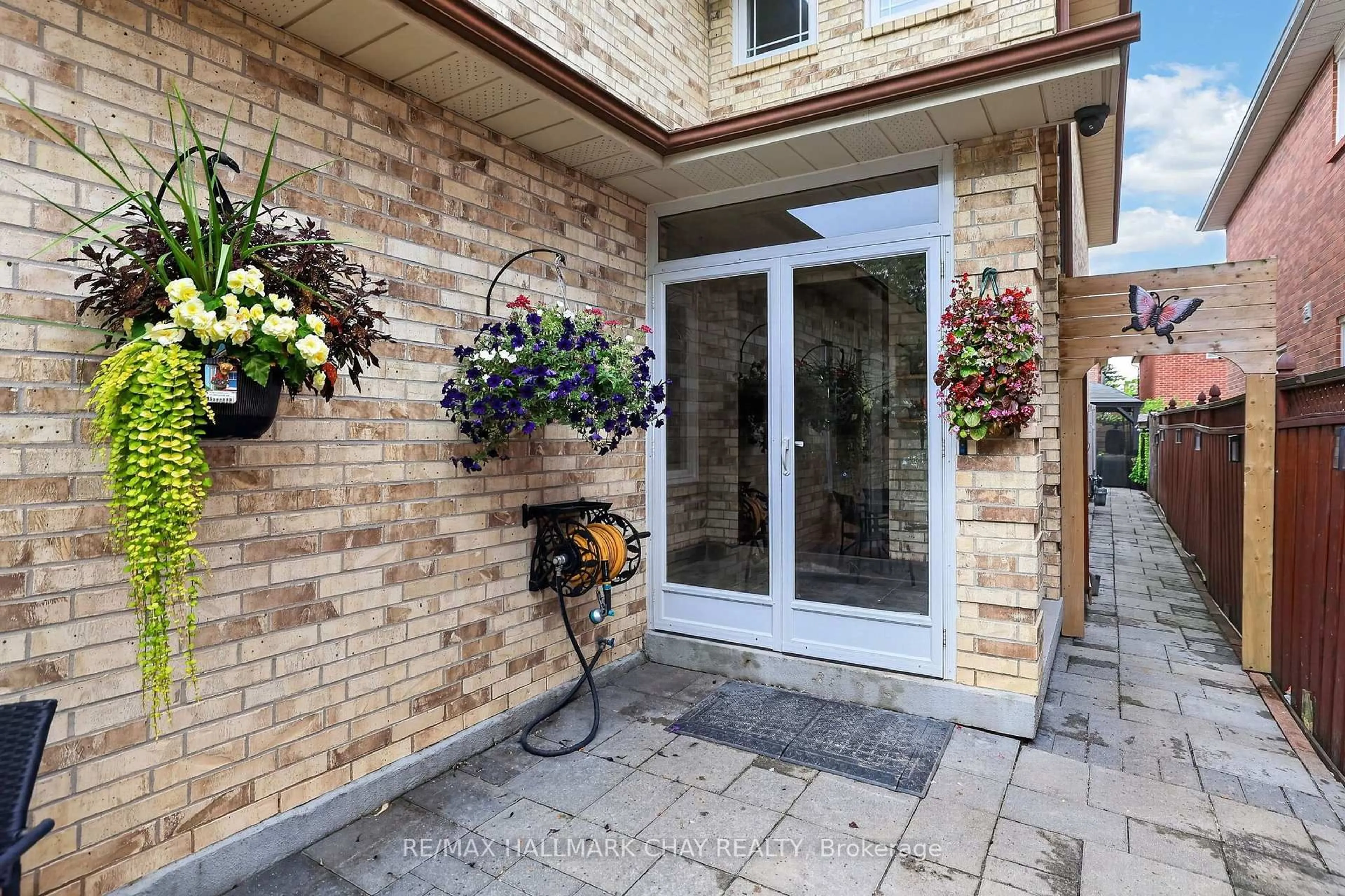 Unknown for 76 Donna Dr, Brampton Ontario L6Z 3T8