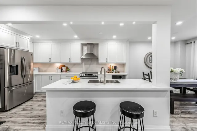 405 Hyacinthe Blvd #7, Mississauga 2