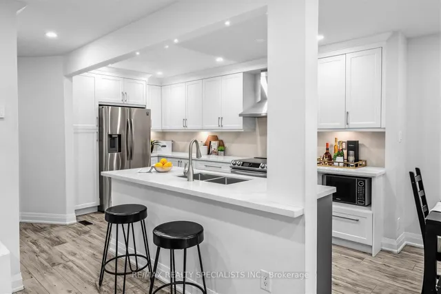405 Hyacinthe Blvd #7, Mississauga 3