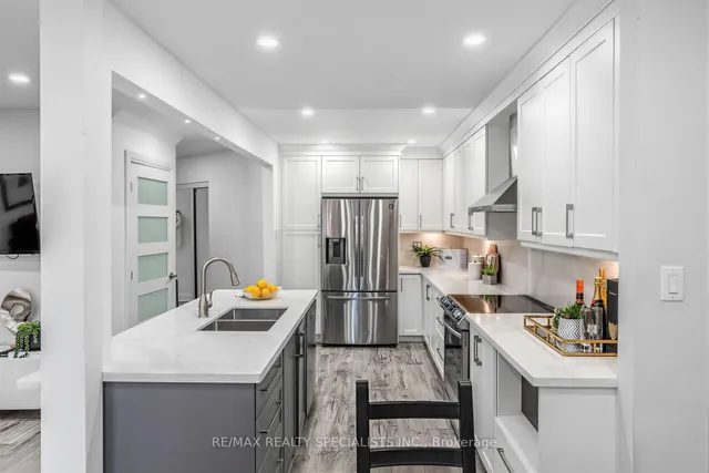 405 Hyacinthe Blvd #7, Mississauga 4