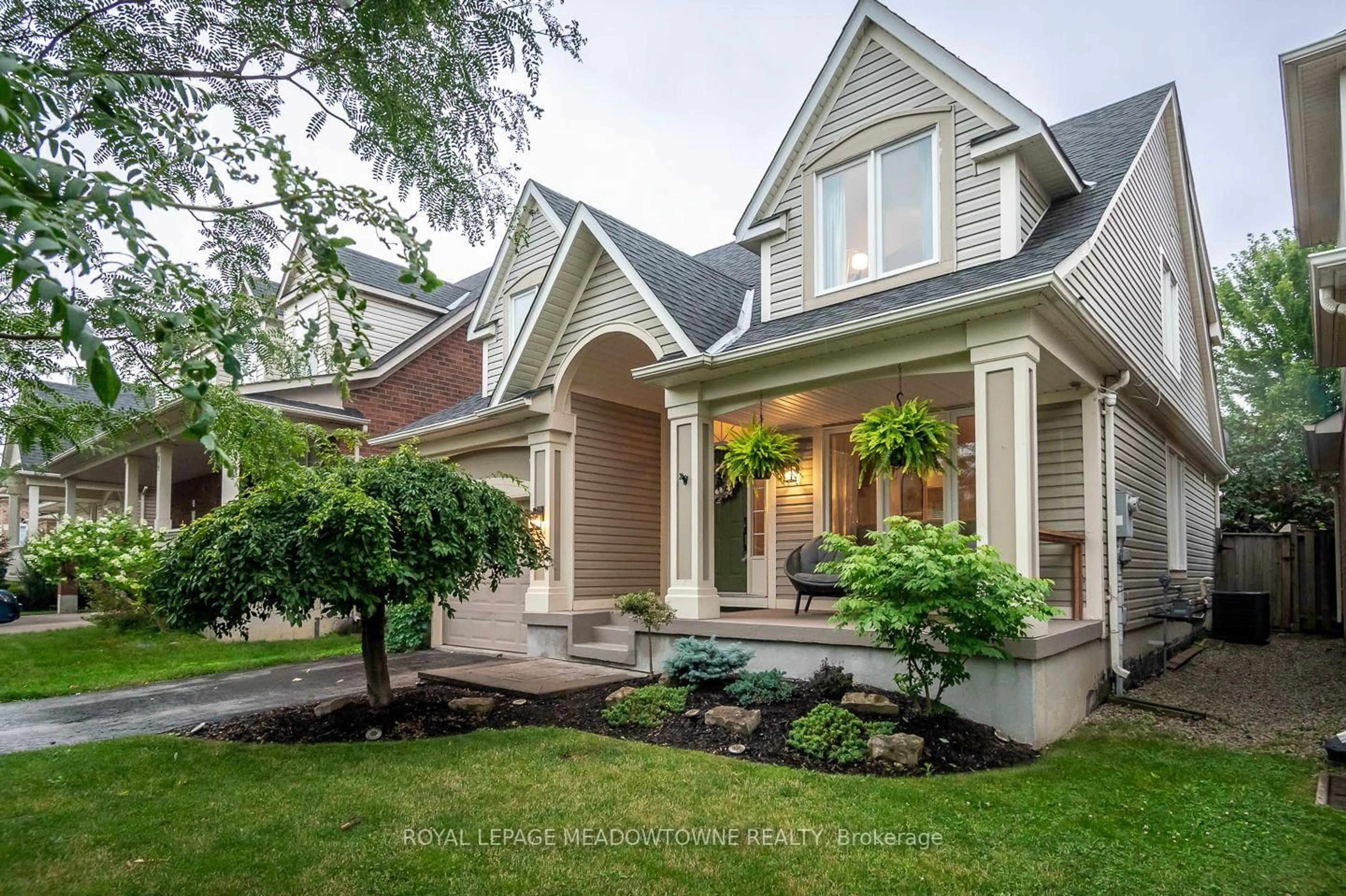 Home with brick exterior material, street for 624 Marley Cres, Milton Ontario L9T 5L9