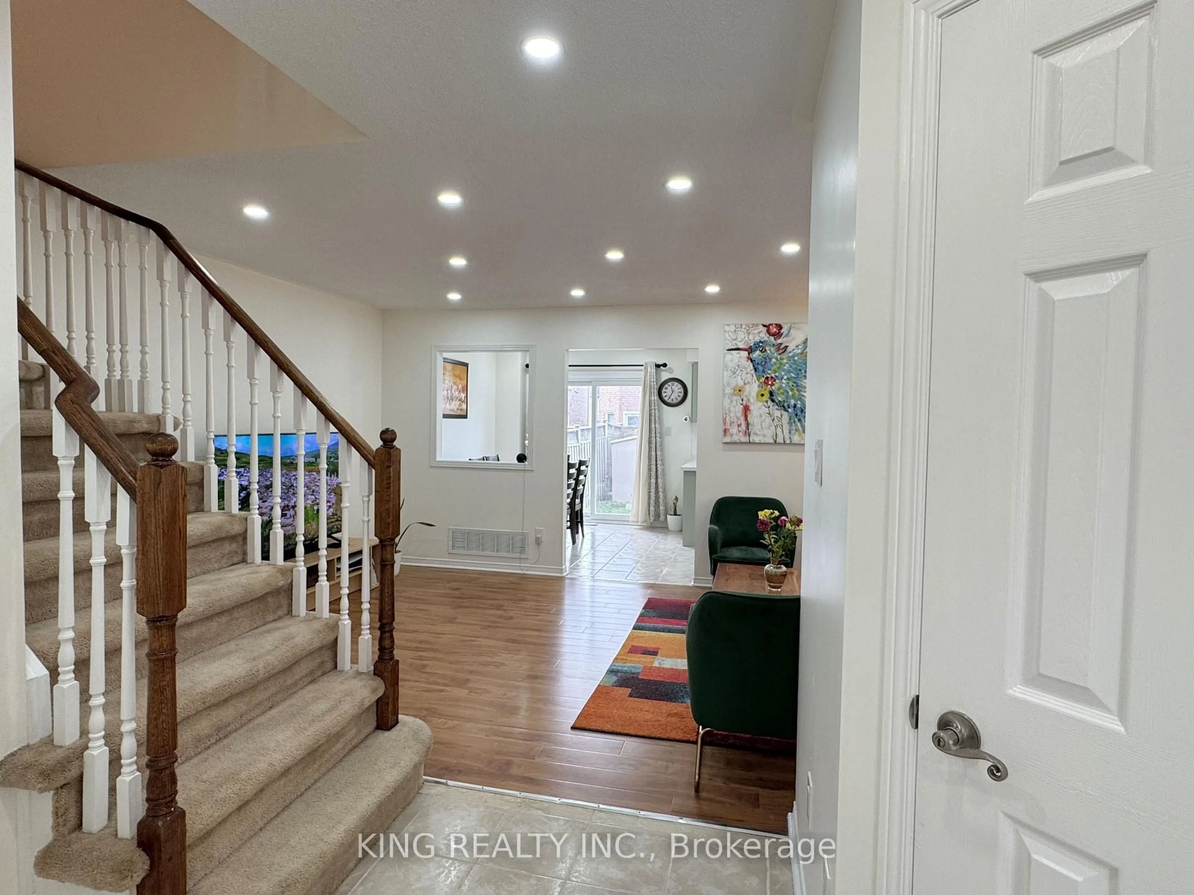 Indoor entryway for 277 Morningmist St, Brampton Ontario L6R 2B9