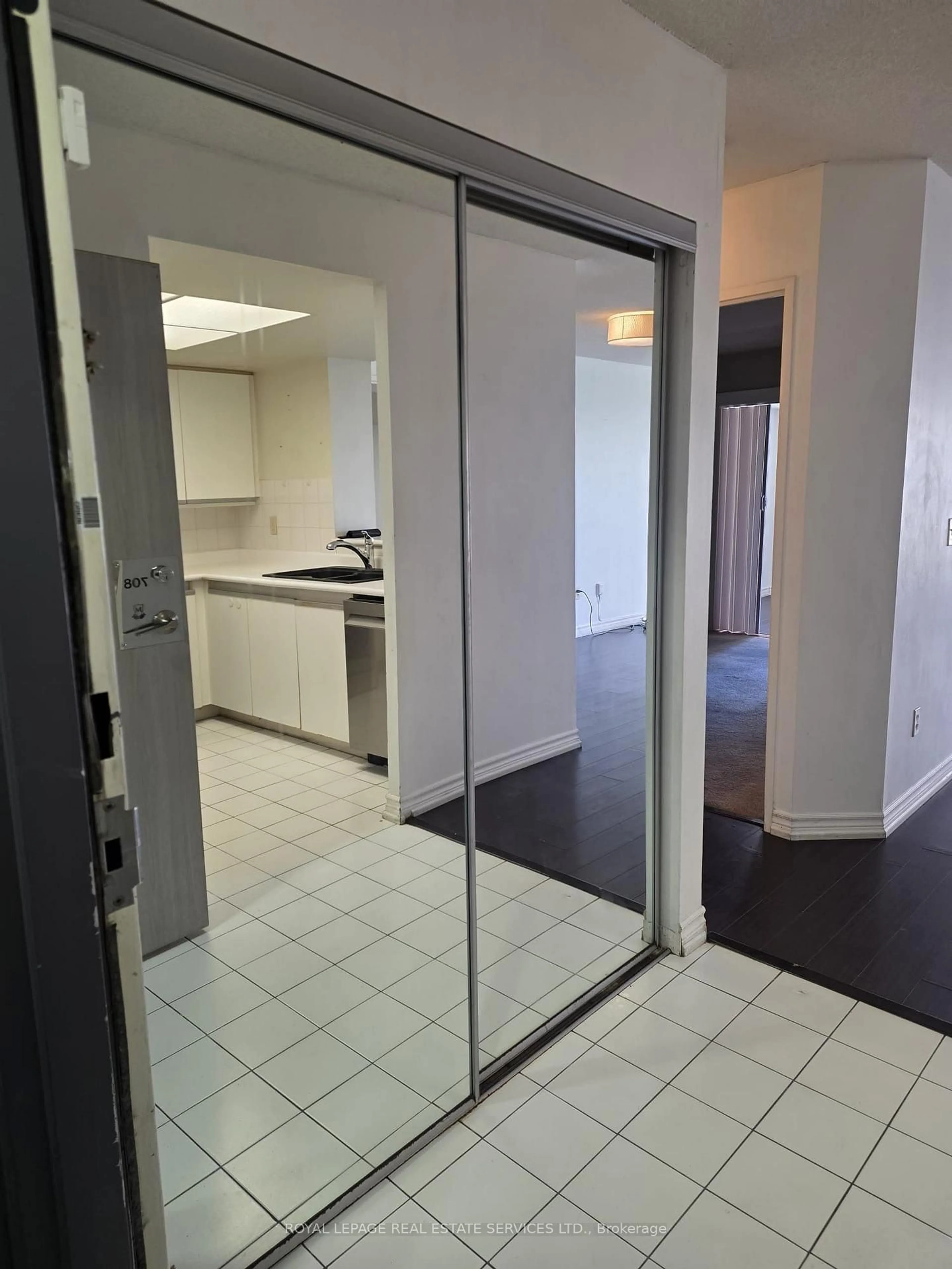 Unknown for 335 Webb Dr #708, Mississauga Ontario L5B 4A1