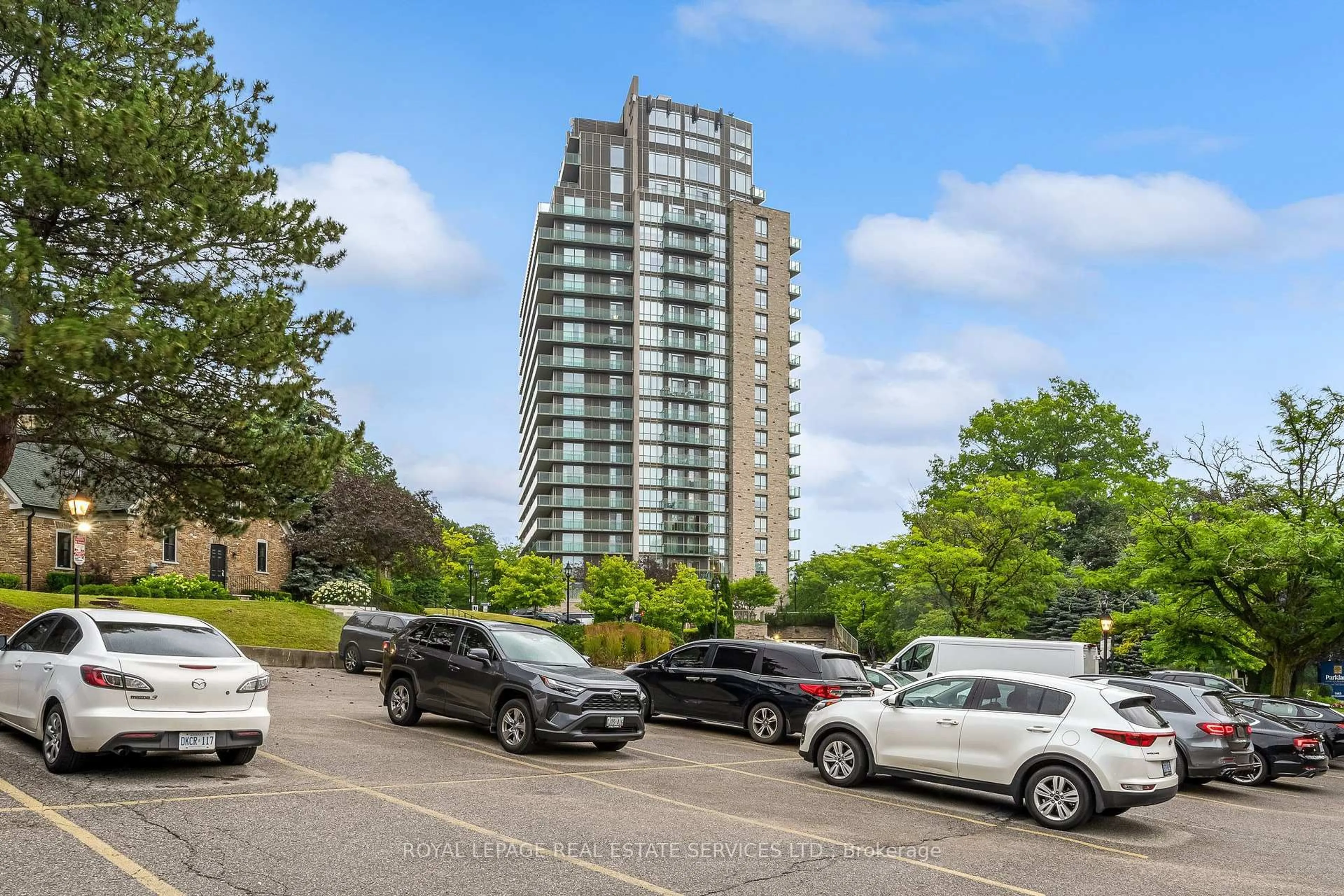 A pic from outside/outdoor area/front of a property/back of a property/a pic from drone, unknown for 1665 The Collegeway #2002, Mississauga Ontario L5L 0A9
