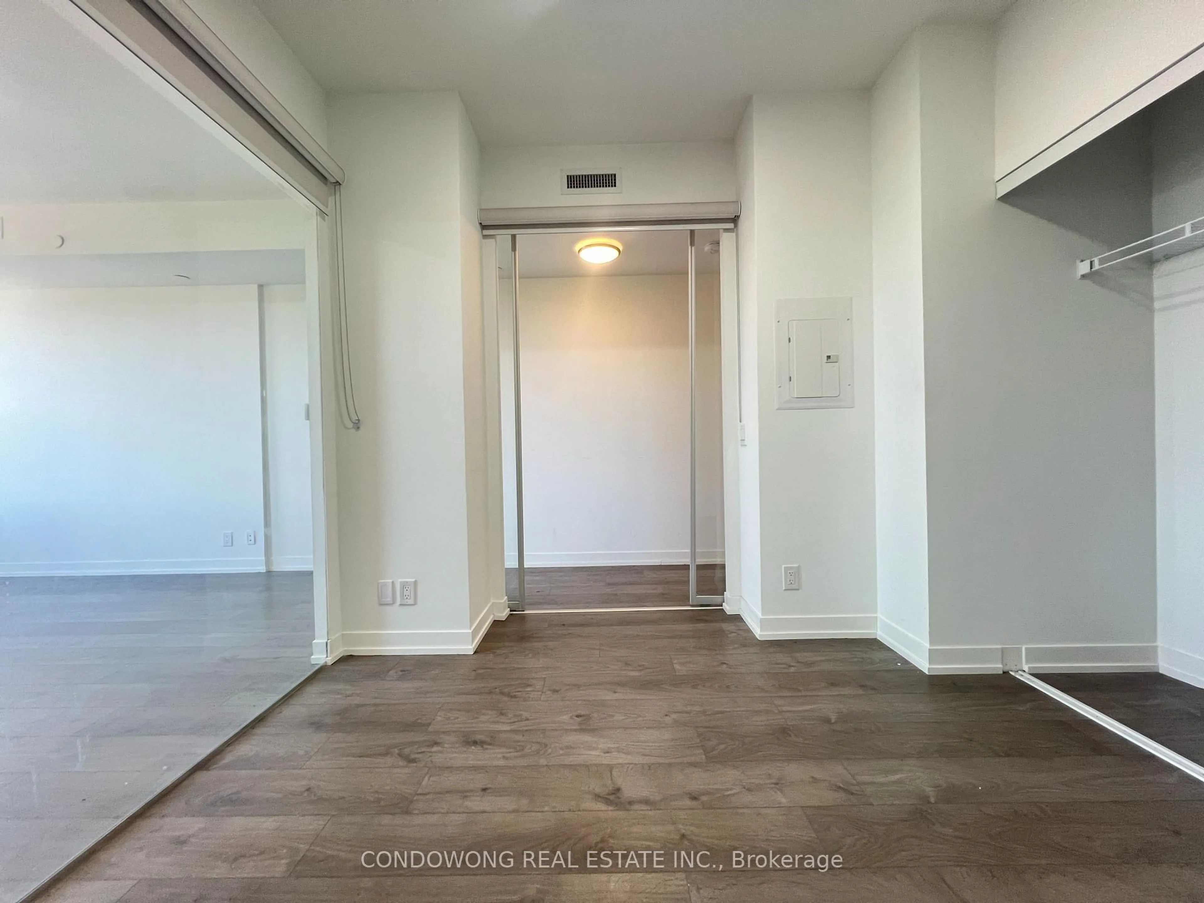 Unknown for 270 Dufferin St #619, Toronto Ontario M6K 0H8