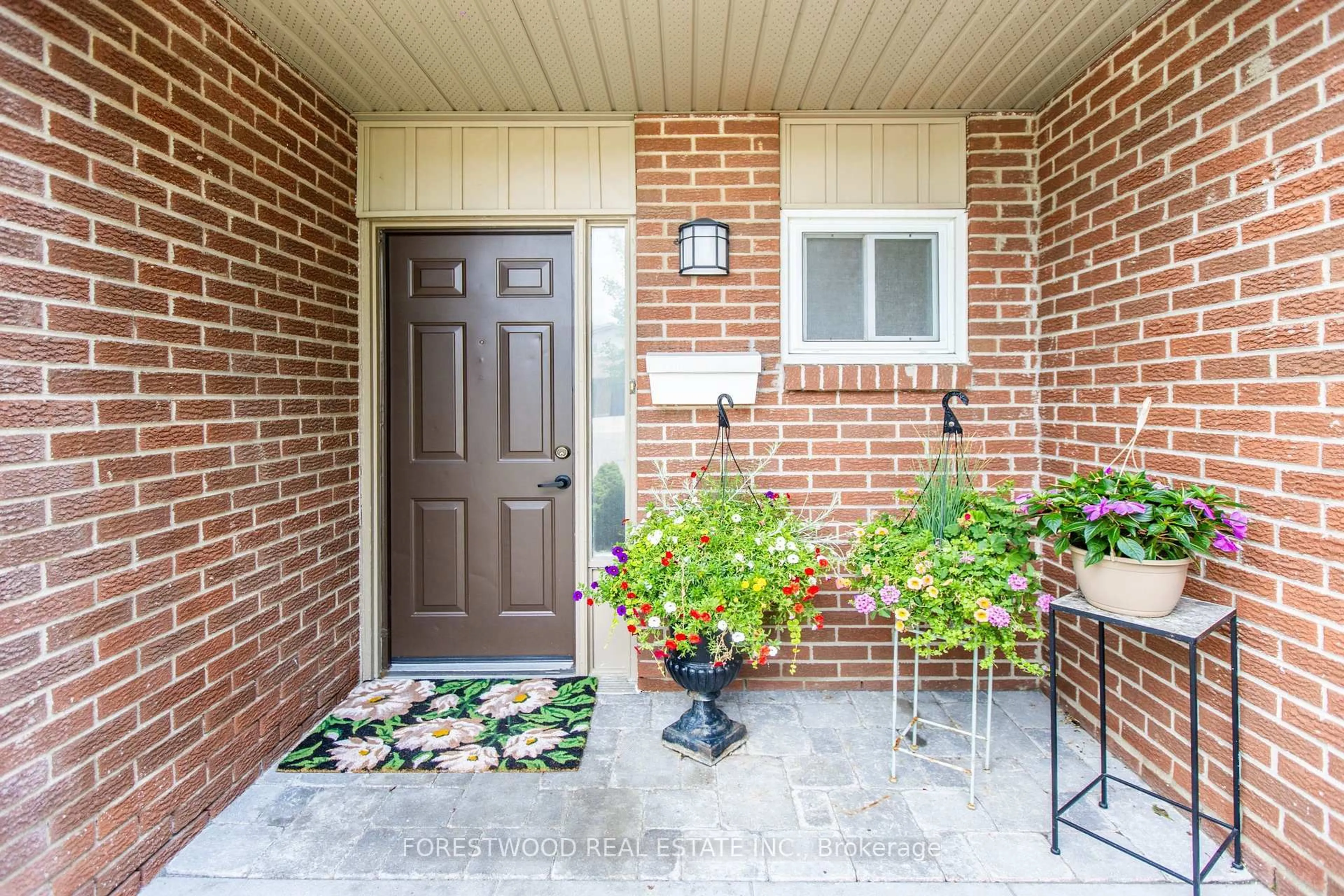 Indoor entryway for 485 Meadows Blvd #17, Mississauga Ontario L4Z 1H1