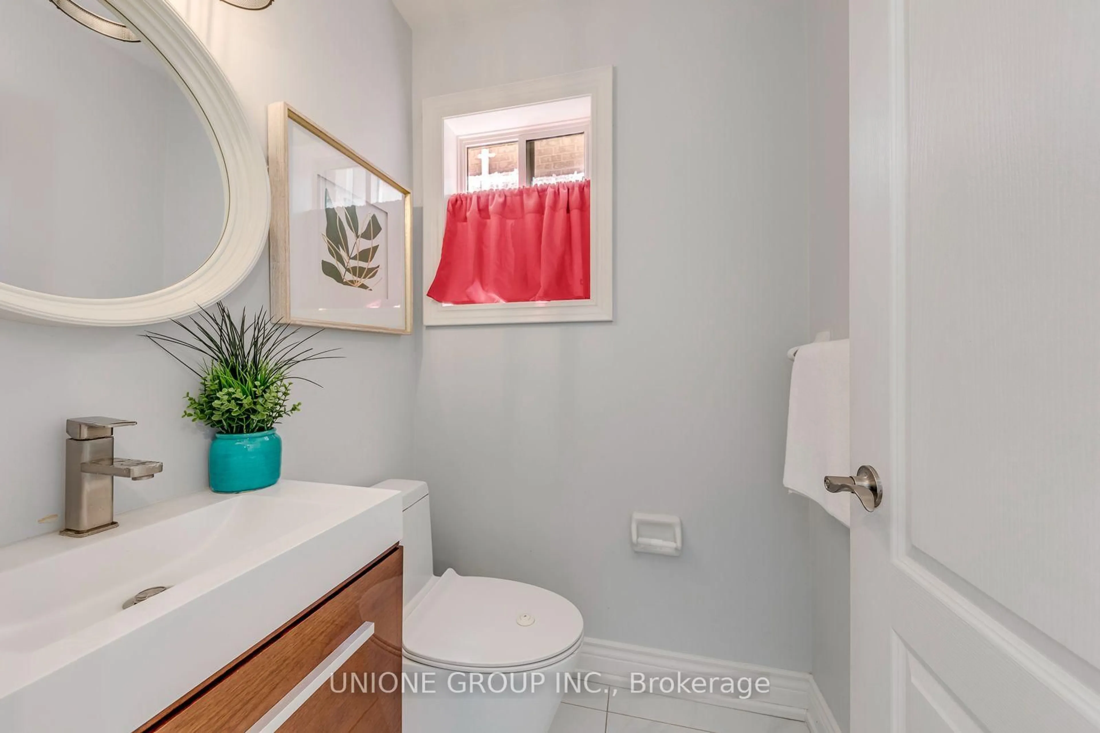 Standard bathroom, unknown for 3924 Talias Cres, Mississauga Ontario L5M 6L6