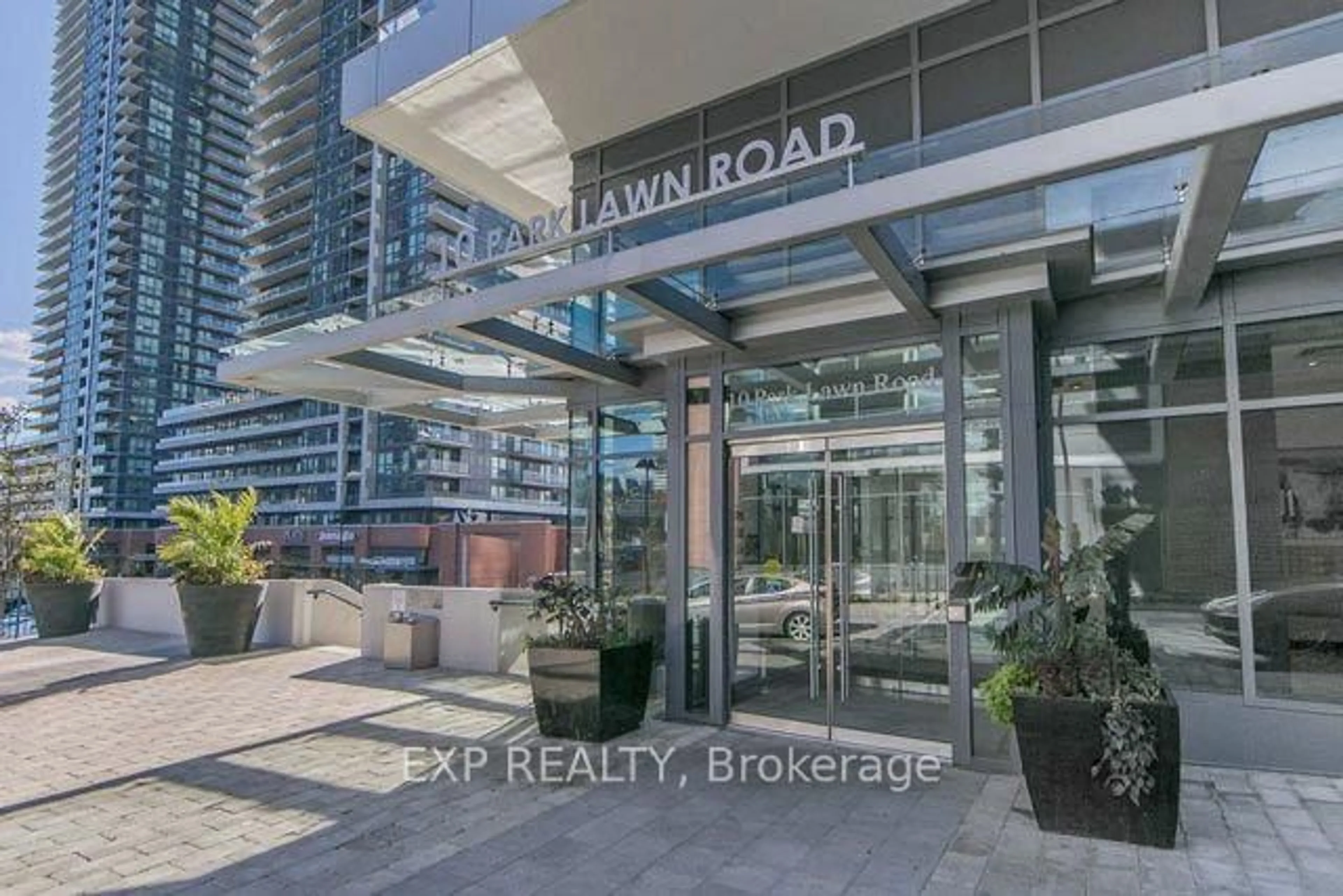 Indoor foyer for 10 Park Lawn Rd #2204, Toronto Ontario M8V 0H9