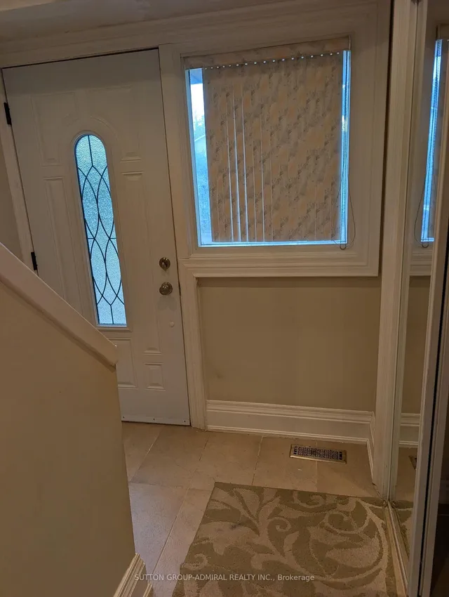 1 Damascus Dr, Toronto 4