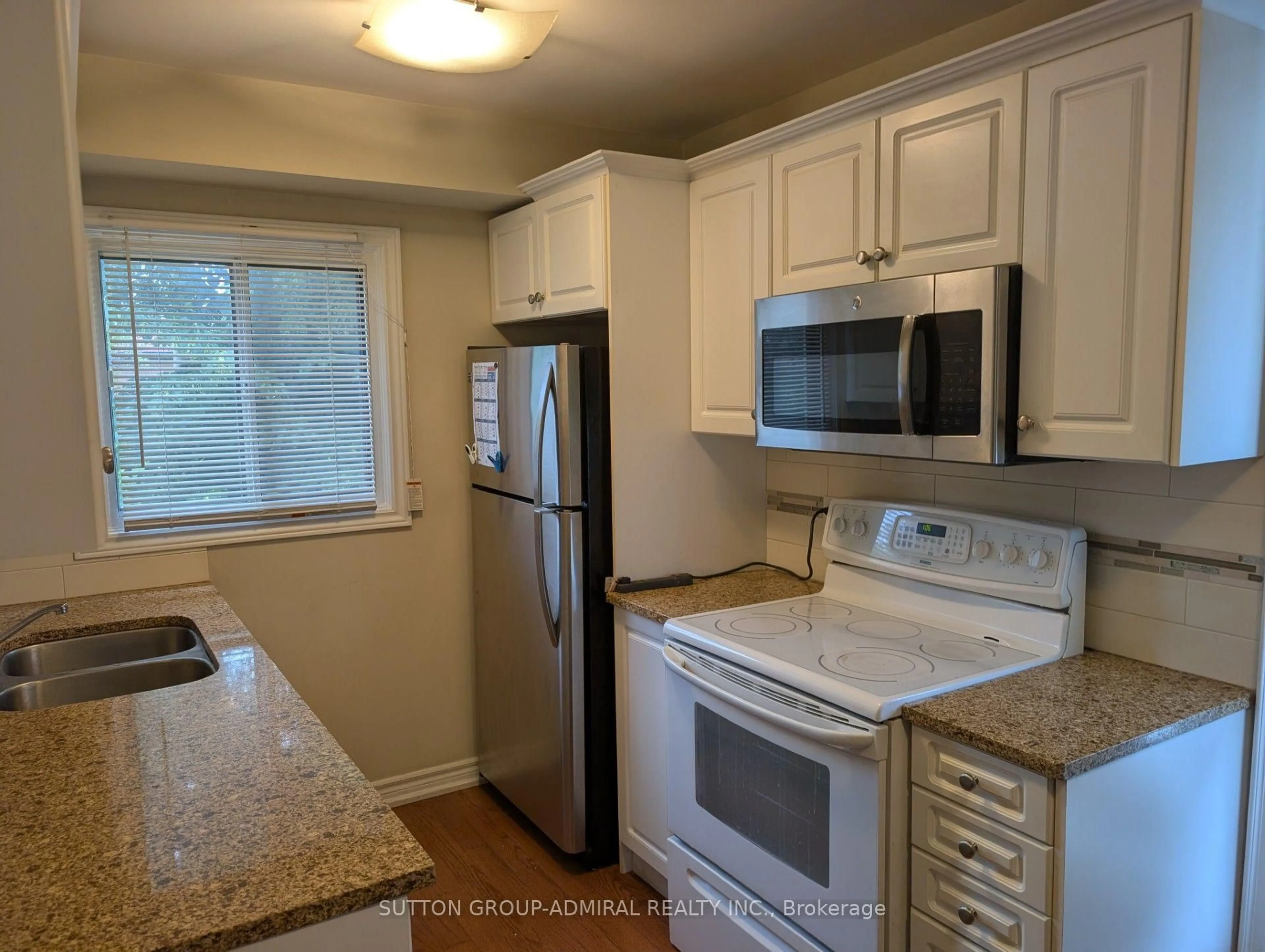 Standard kitchen, unknown for 1 Damascus Dr, Toronto Ontario M9V 4E9