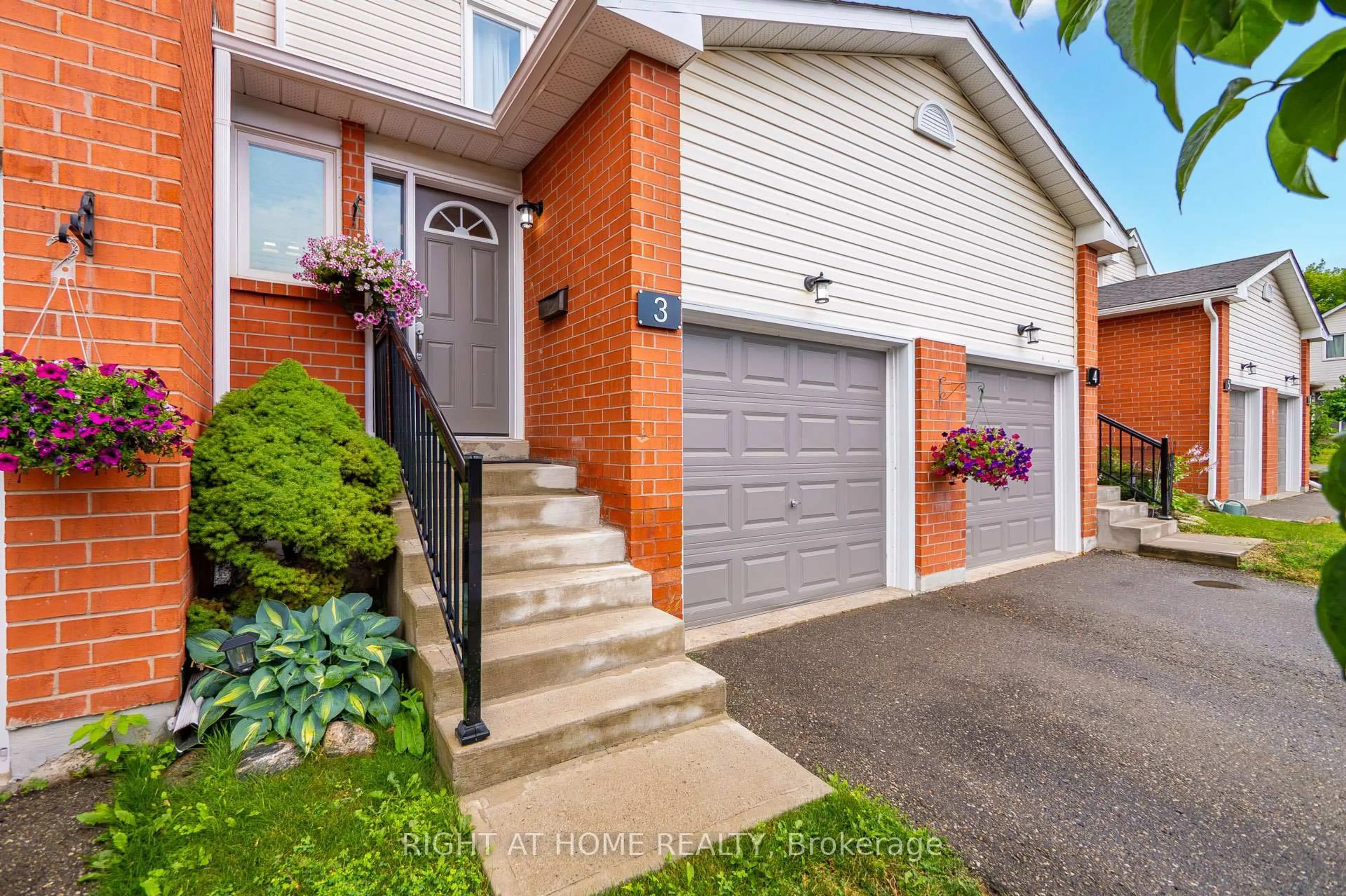 Home with brick exterior material, street for 3 Beverly Lane, Halton Hills Ontario L7G 5L7