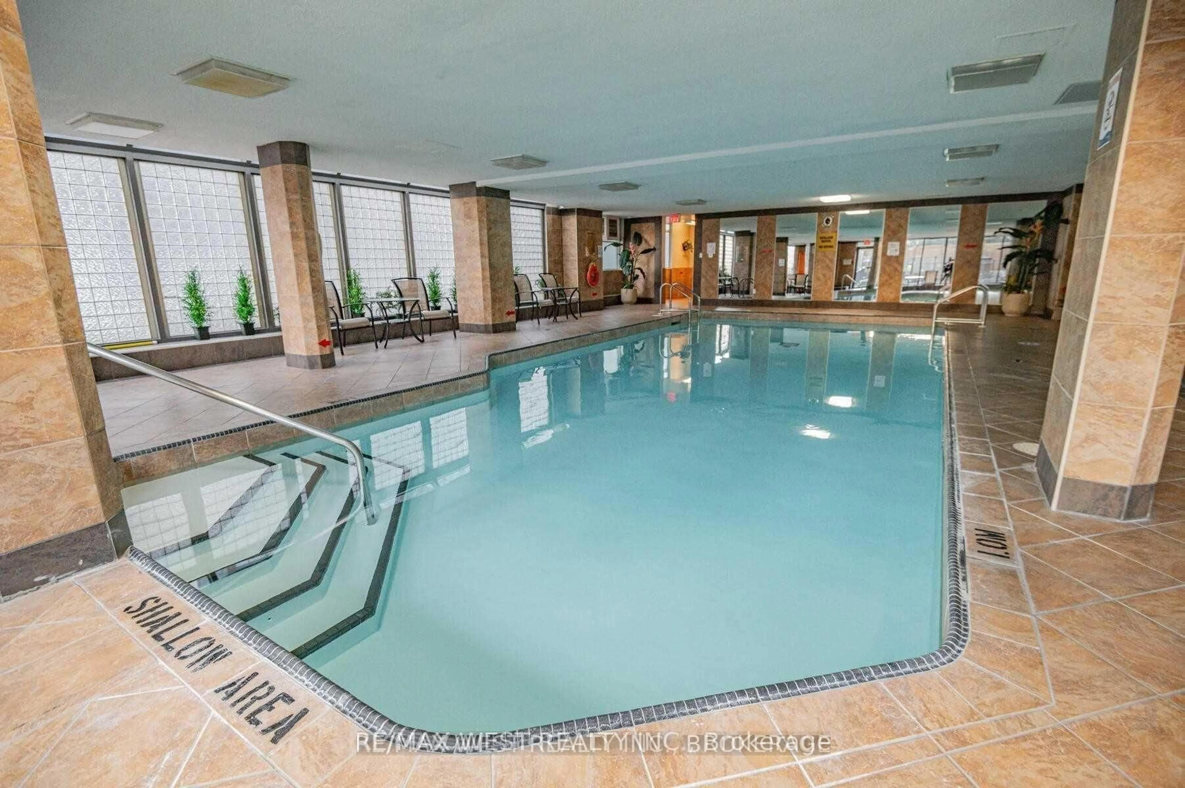 Pool for 300 Webb Dr #1007, Mississauga Ontario L5B 3W3