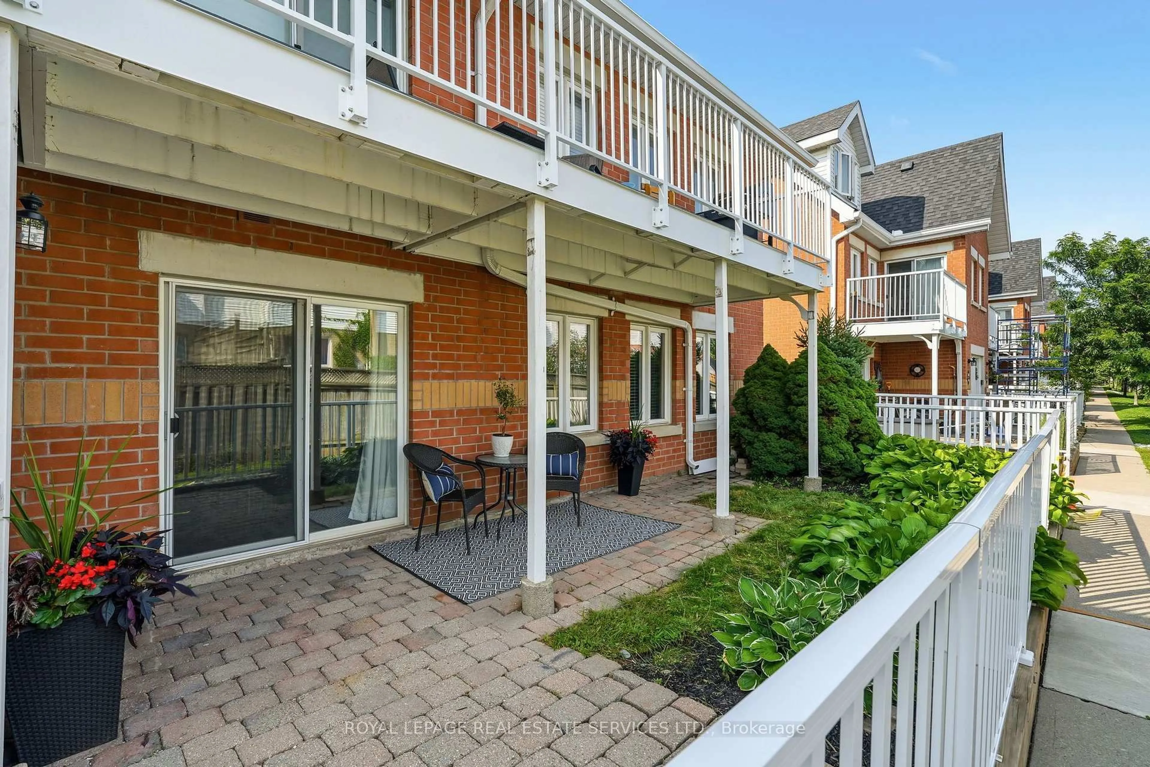 Patio, street for 203-1701 Lampman Ave, Burlington Ontario L7L 6R7
