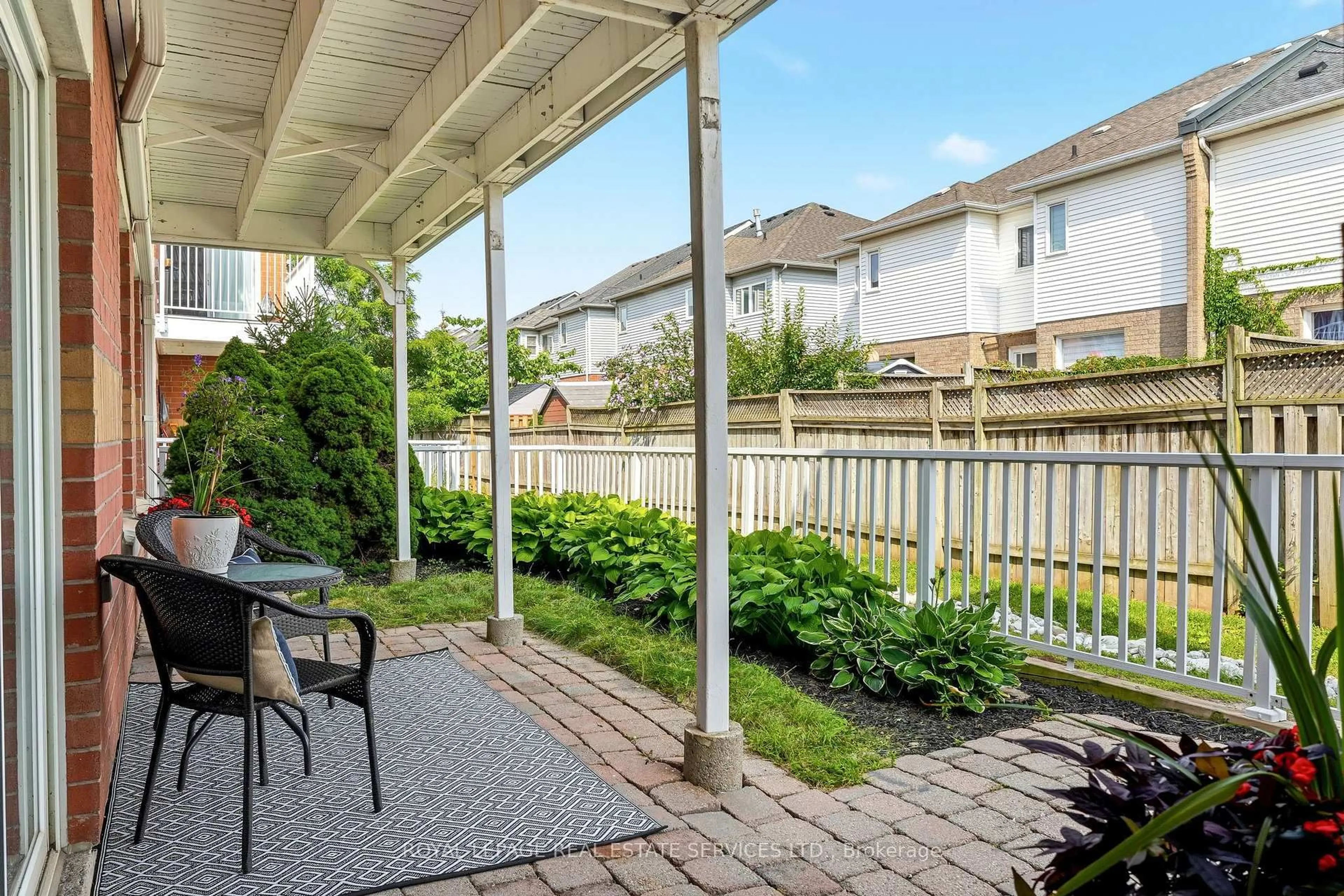 Patio, street for 203-1701 Lampman Ave, Burlington Ontario L7L 6R7