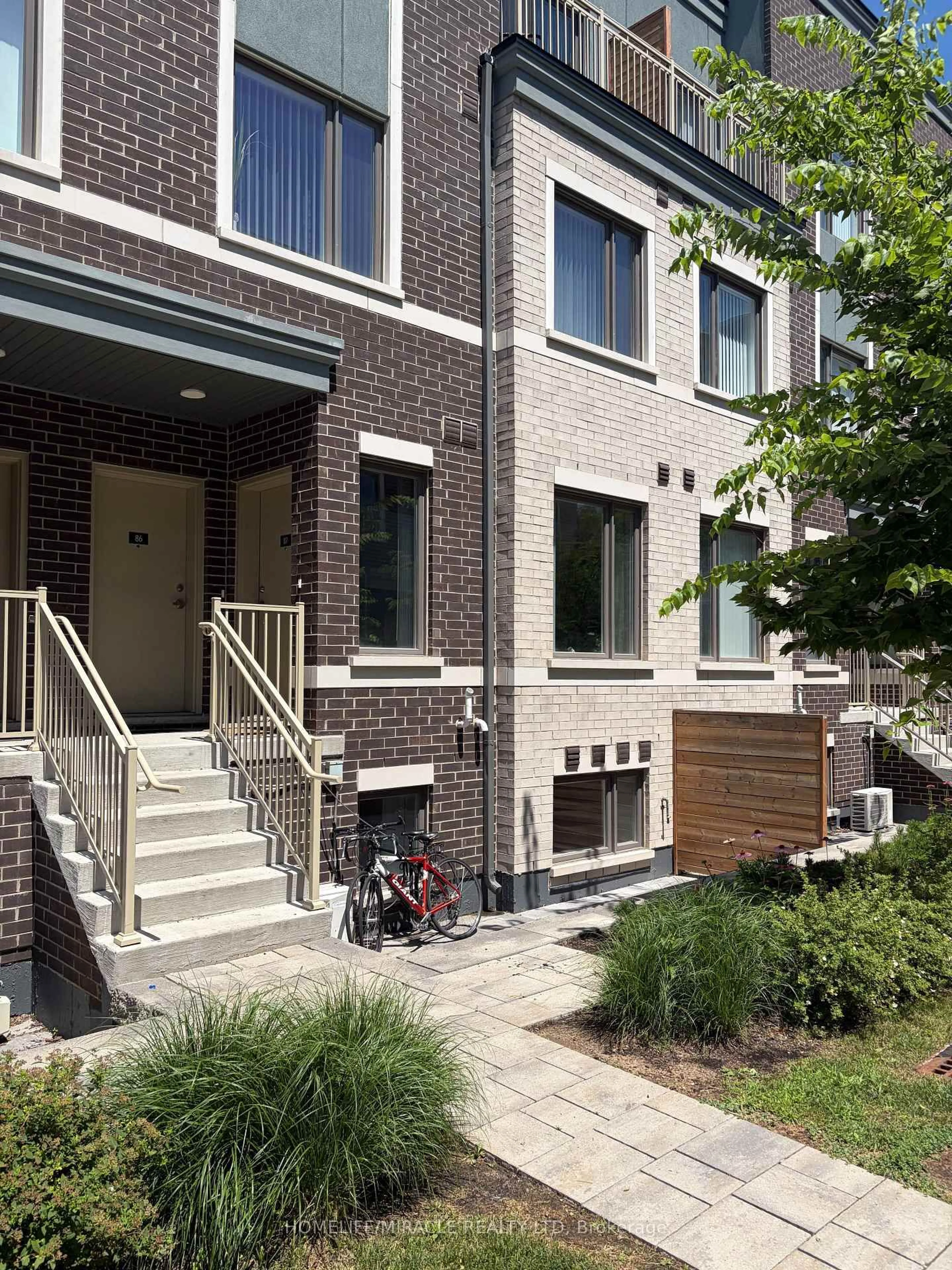 Home with brick exterior material, street for 20 William Jackson Way #87, Toronto Ontario M8V 0J7
