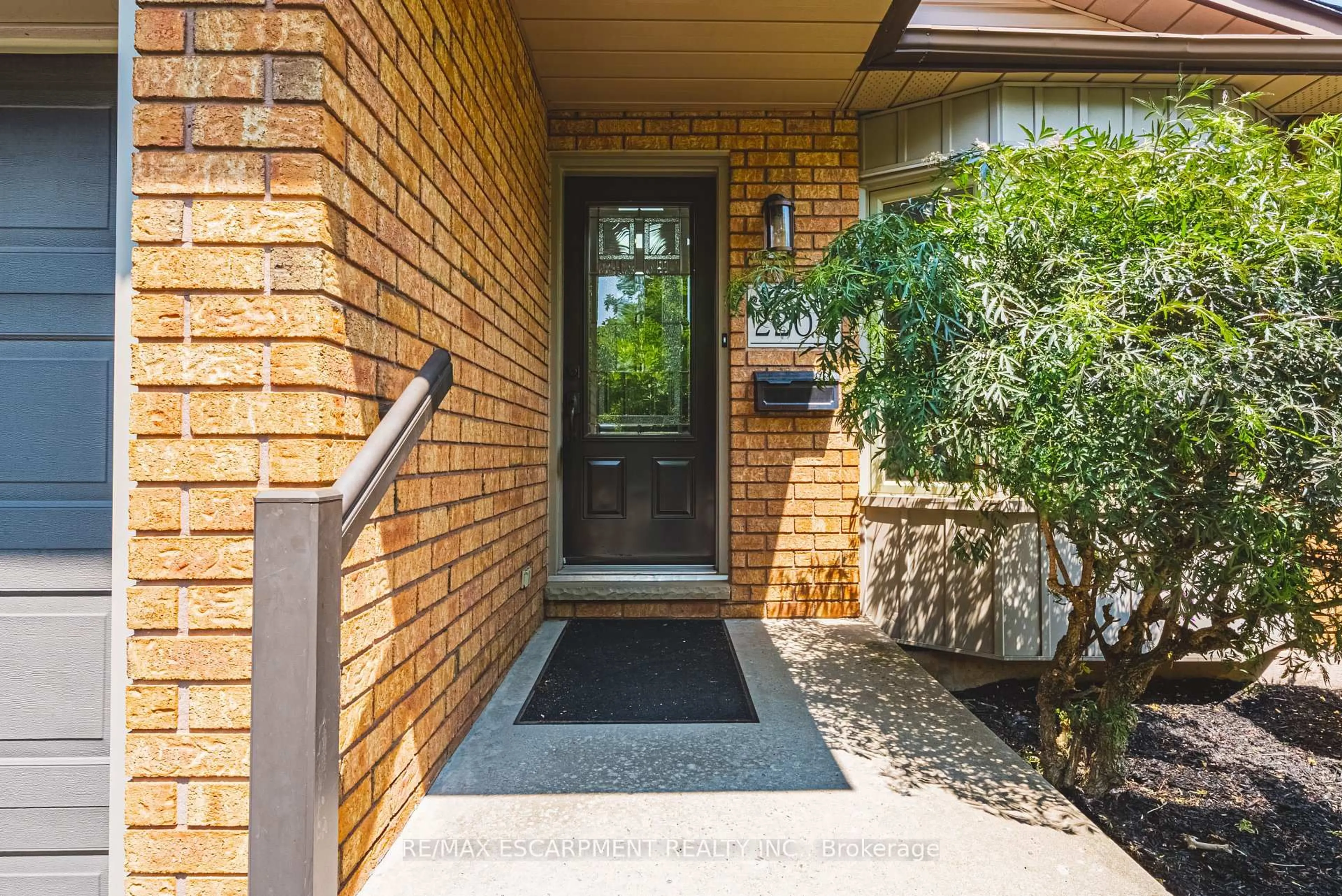 Unknown for 2206 Donald Rd, Burlington Ontario L7M 3R9