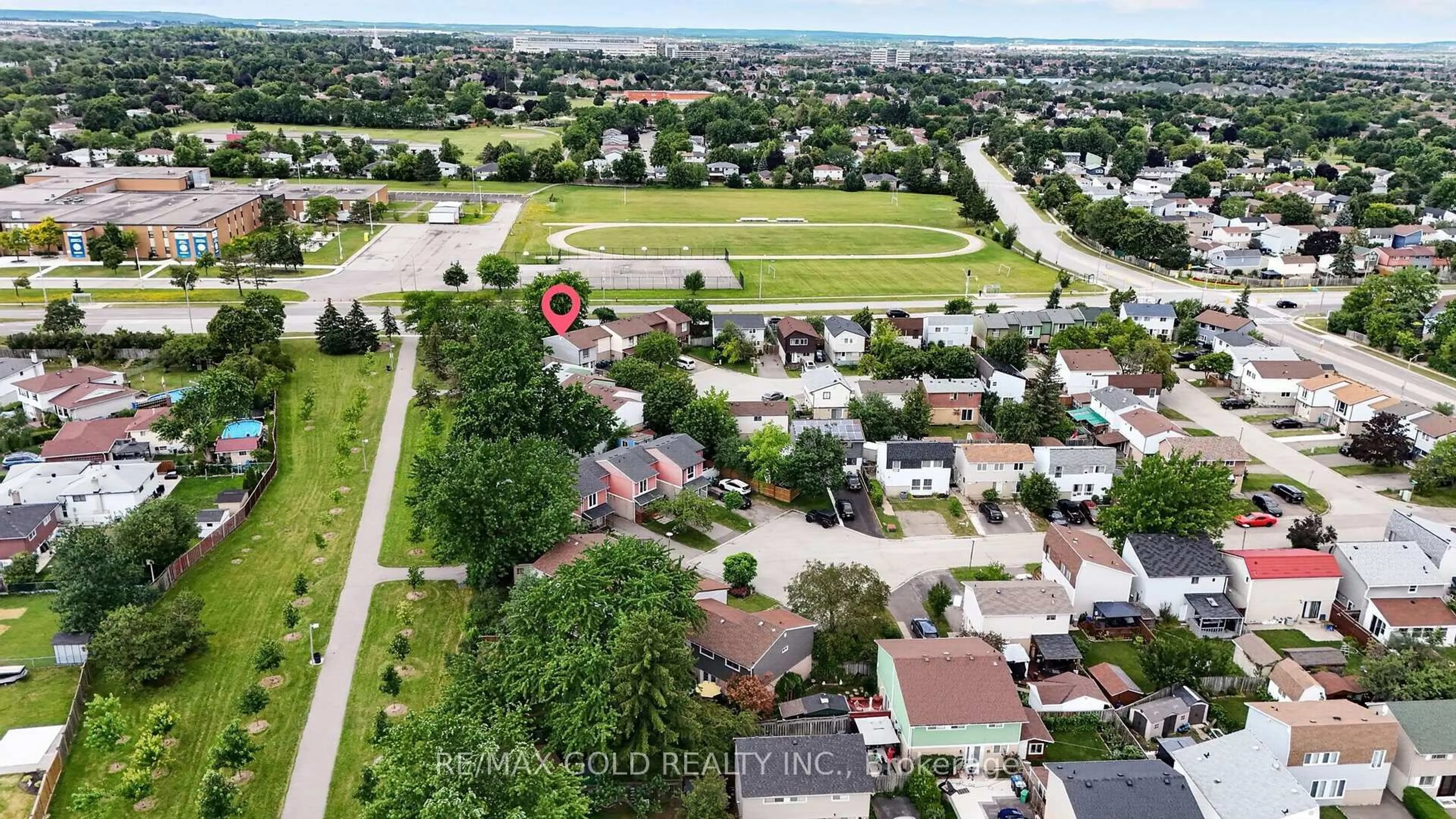 A pic from outside/outdoor area/front of a property/back of a property/a pic from drone, street for 13 Gold Pine Crt, Brampton Ontario L6S 2K6