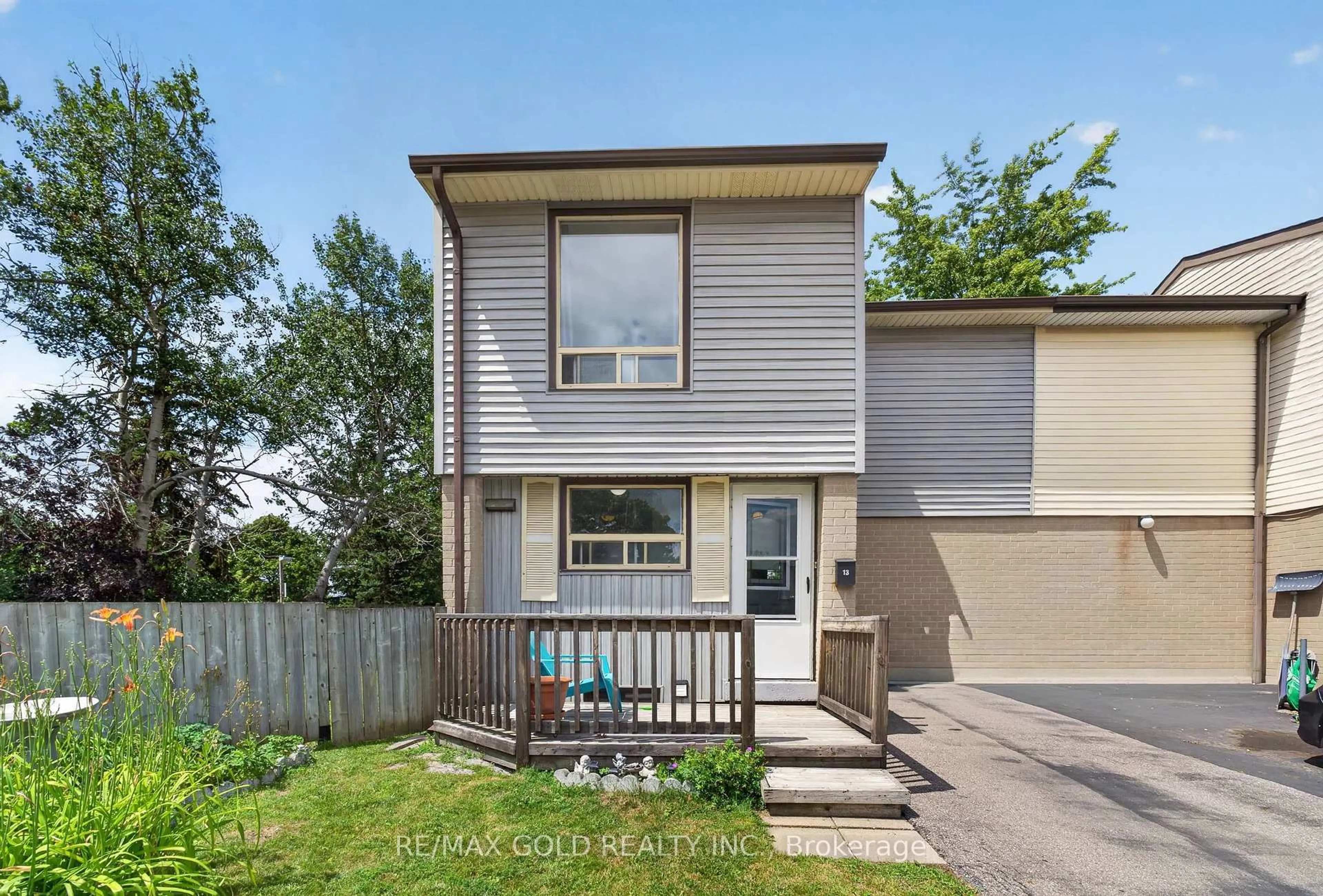 Unknown for 13 Gold Pine Crt, Brampton Ontario L6S 2K6