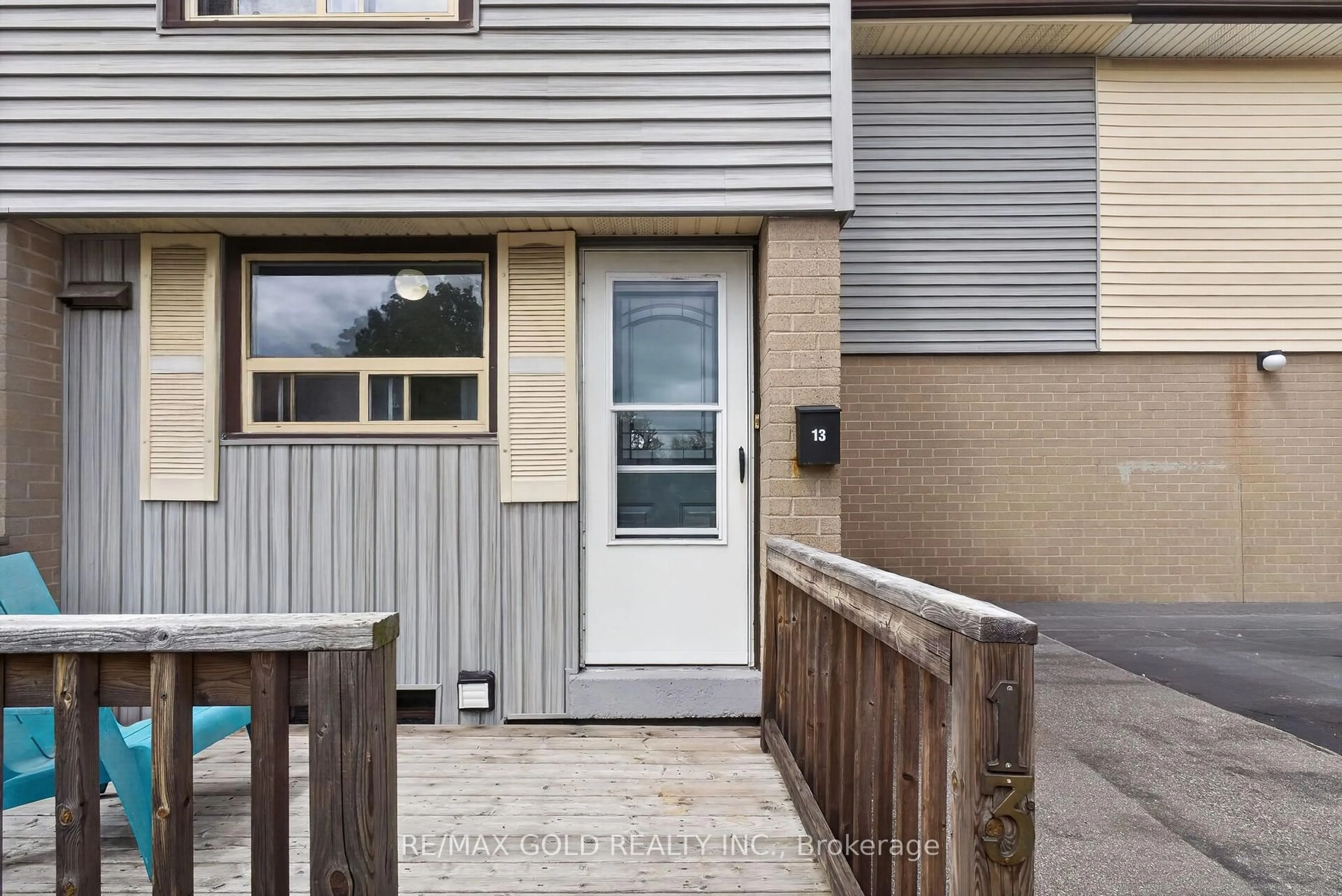 Unknown for 13 Gold Pine Crt, Brampton Ontario L6S 2K6
