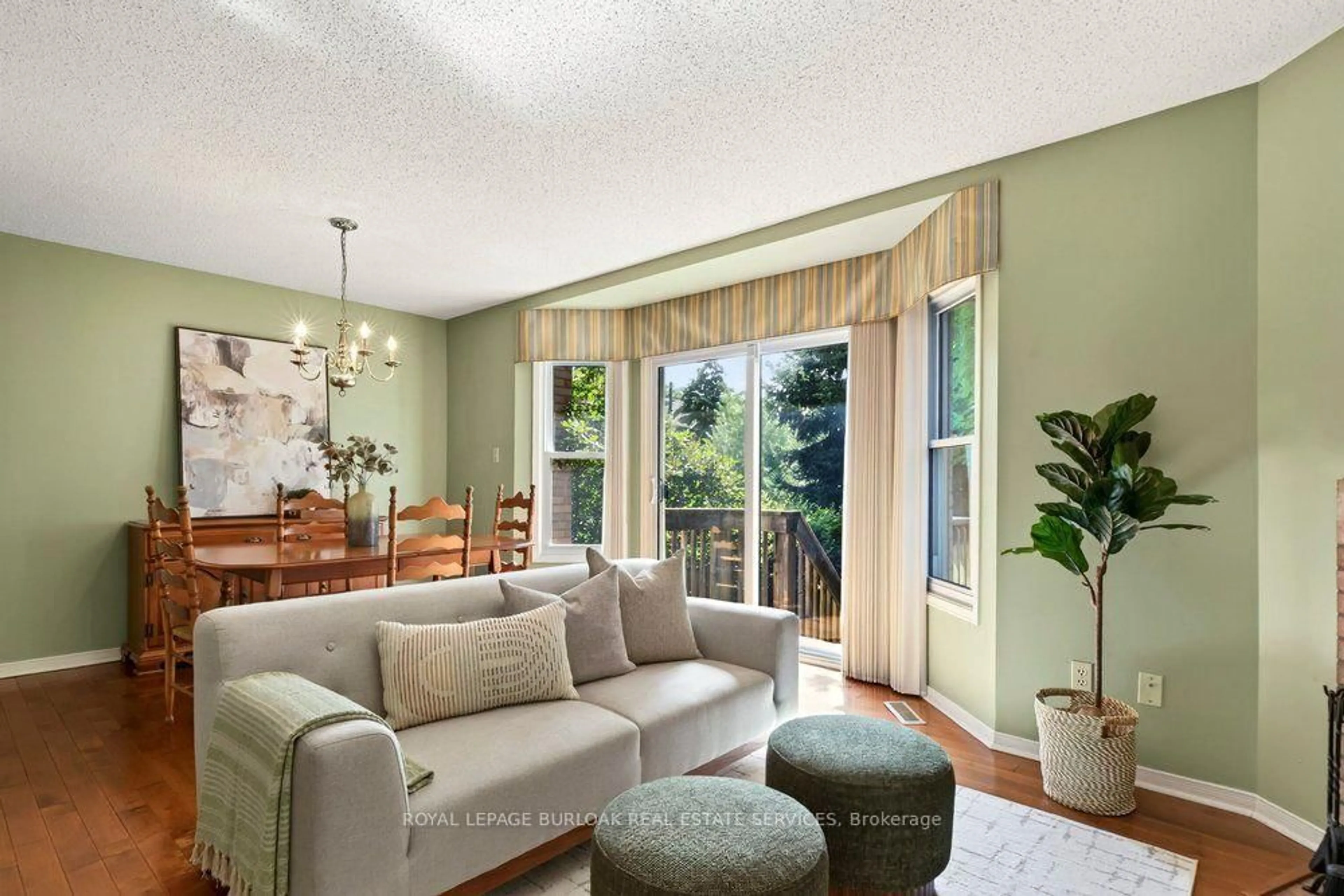Living room with furniture, unknown for 2915 Headon Forest Dr #47, Burlington Ontario L7M 3Z6