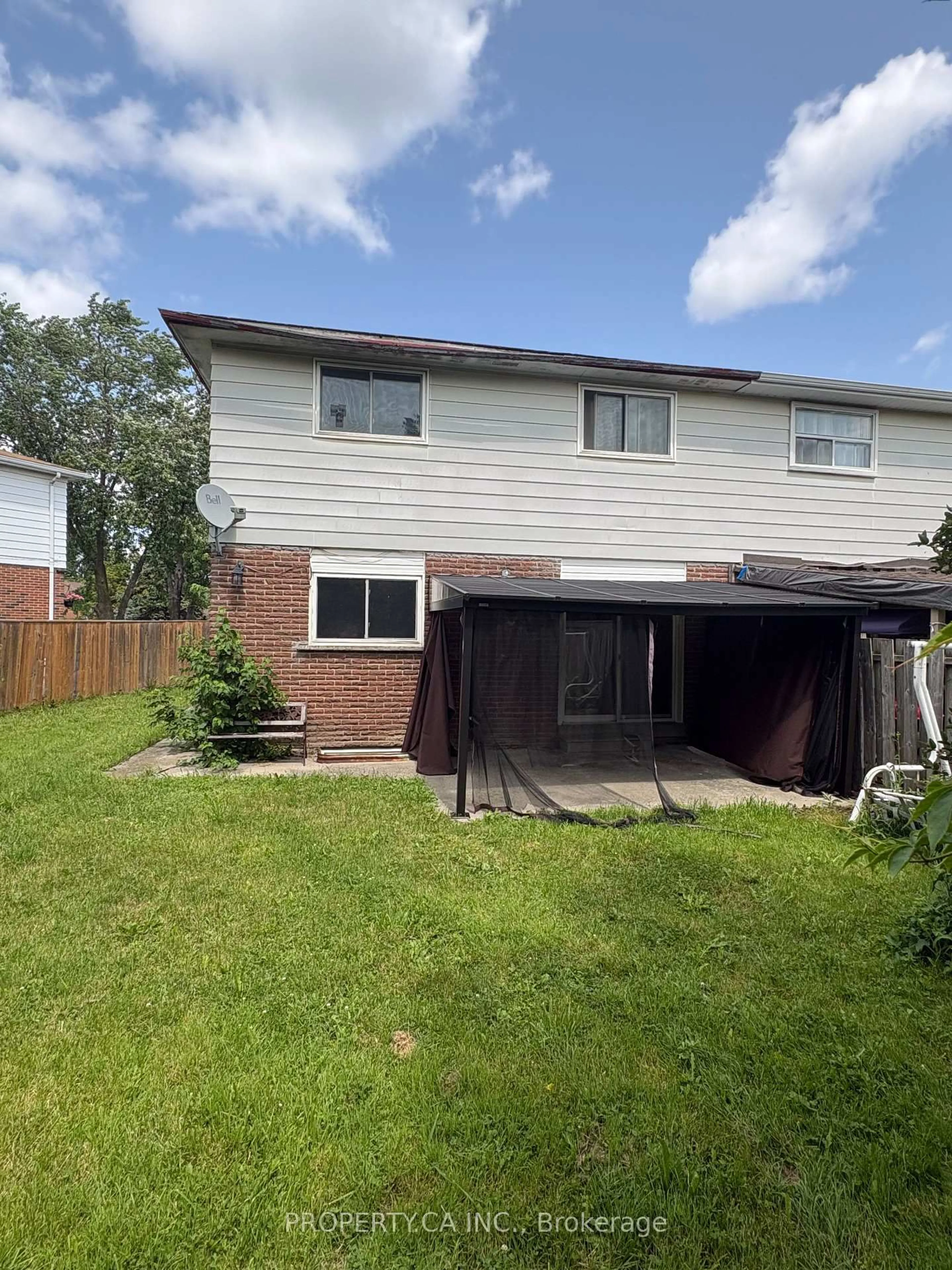 Unknown for 682 Eaglemount Cres, Mississauga Ontario L5C 1N9