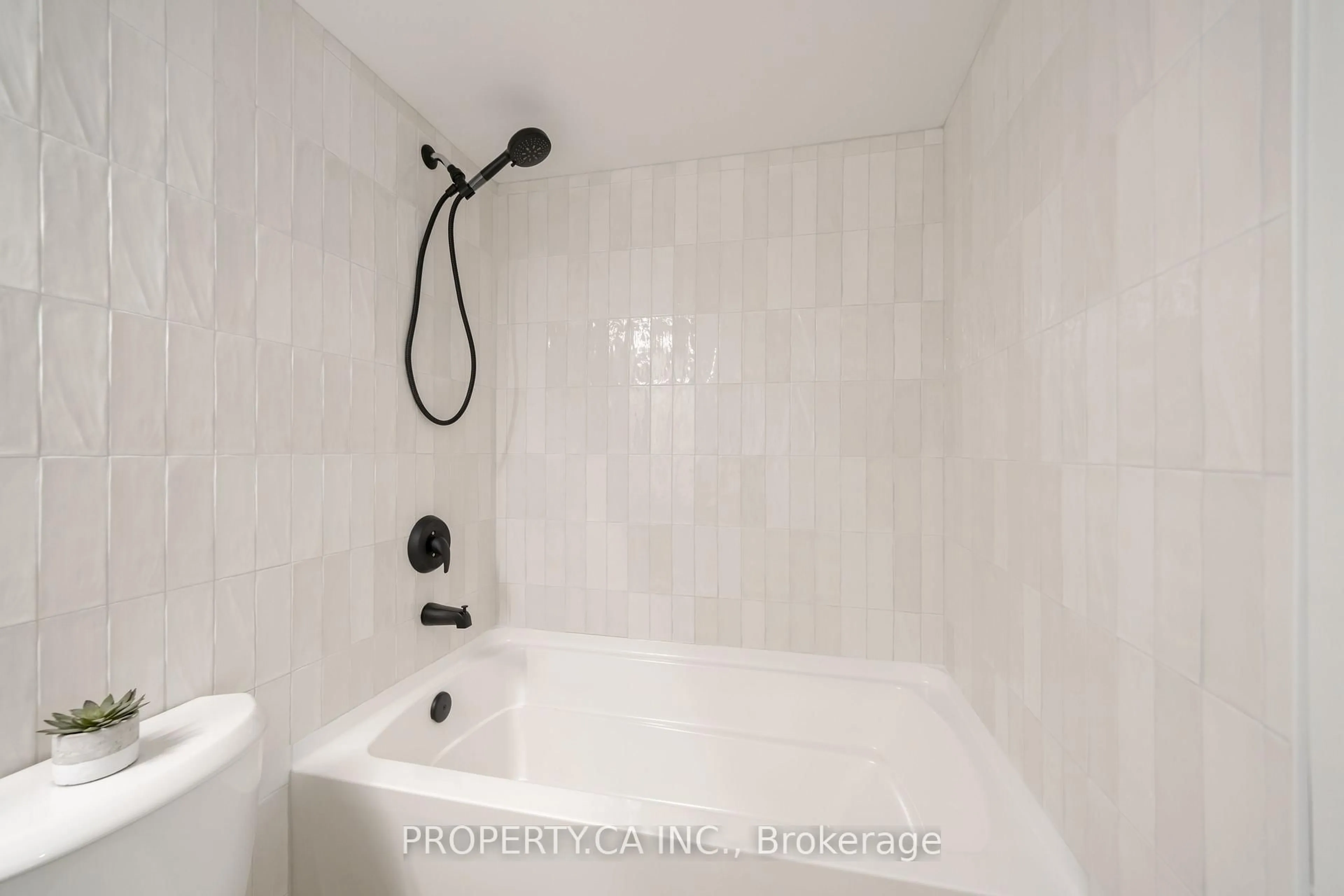 Contemporary bathroom, ceramic/tile floor for 830 Lawrence Ave #1201, Toronto Ontario M6A 0A2
