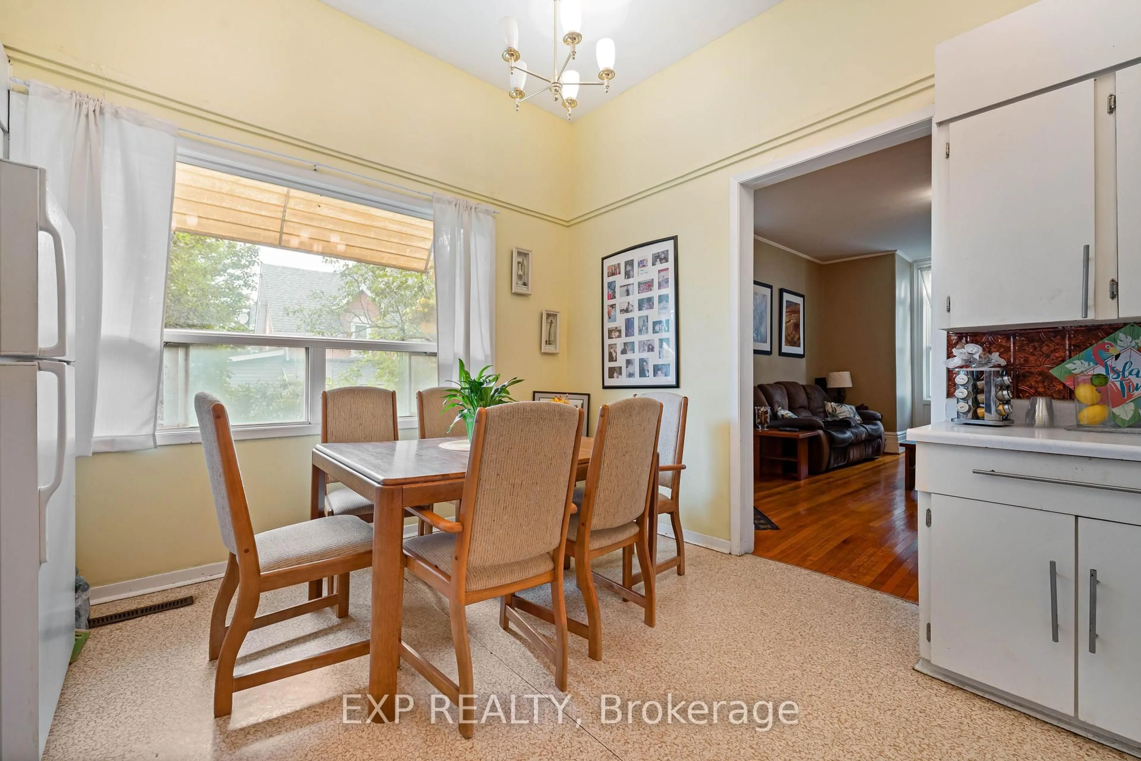 Dining room, unknown for 48 First St, Orangeville Ontario L9W 2E2