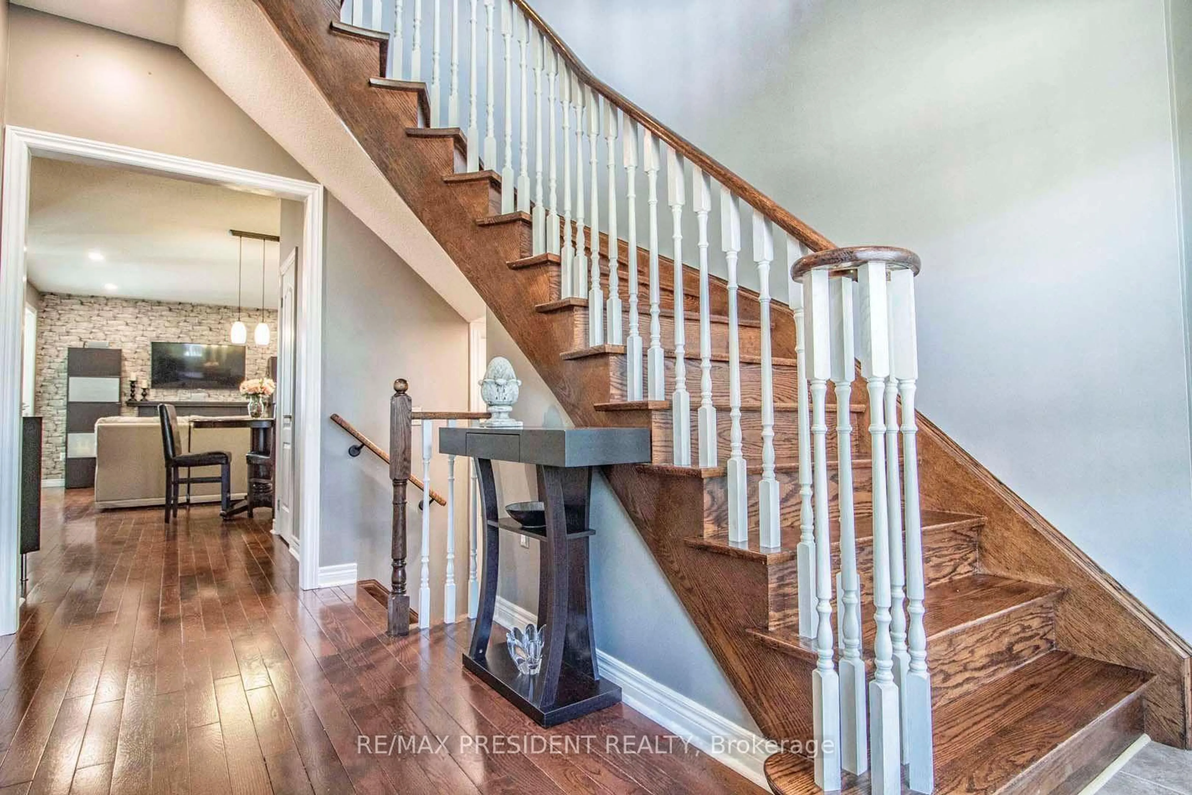 Stairs for 44 Robitaille Dr, Brampton Ontario L6R 0H6