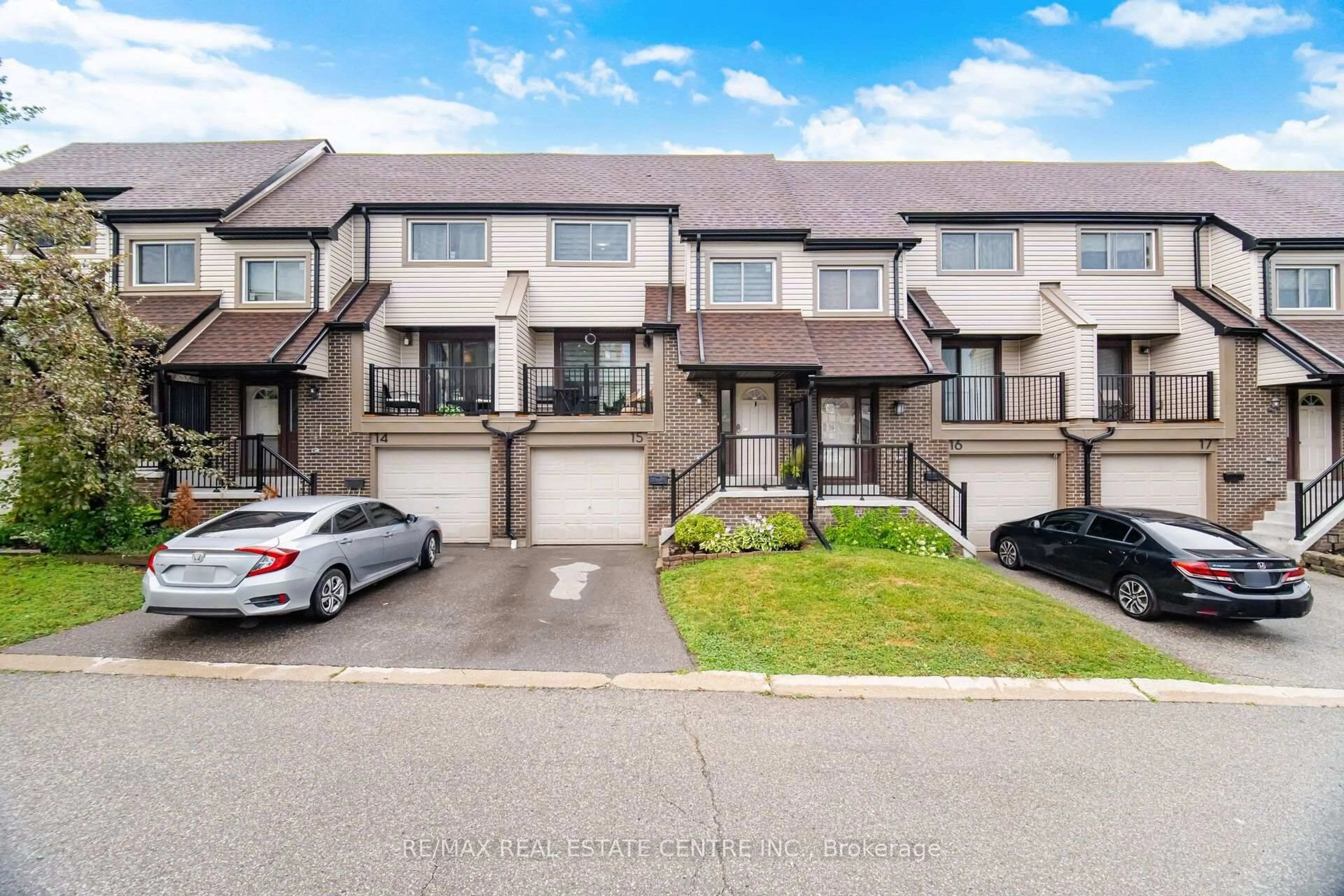 A pic from outside/outdoor area/front of a property/back of a property/a pic from drone, street for 6780 Formentera Ave #15, Mississauga Ontario L5N 2L1