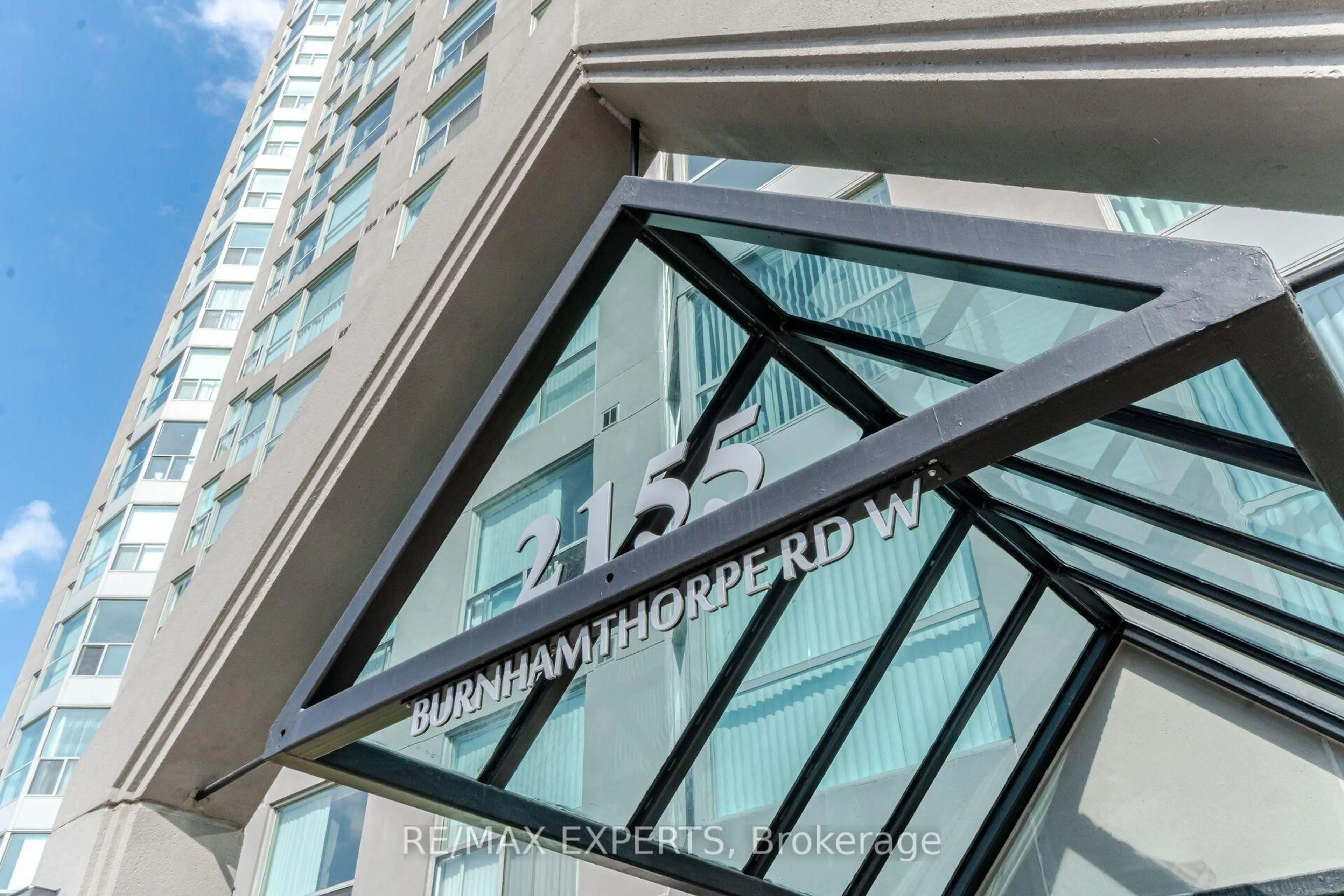 Indoor foyer for 2155 Burnhamthorpe Rd #1408, Mississauga Ontario L5L 5P4