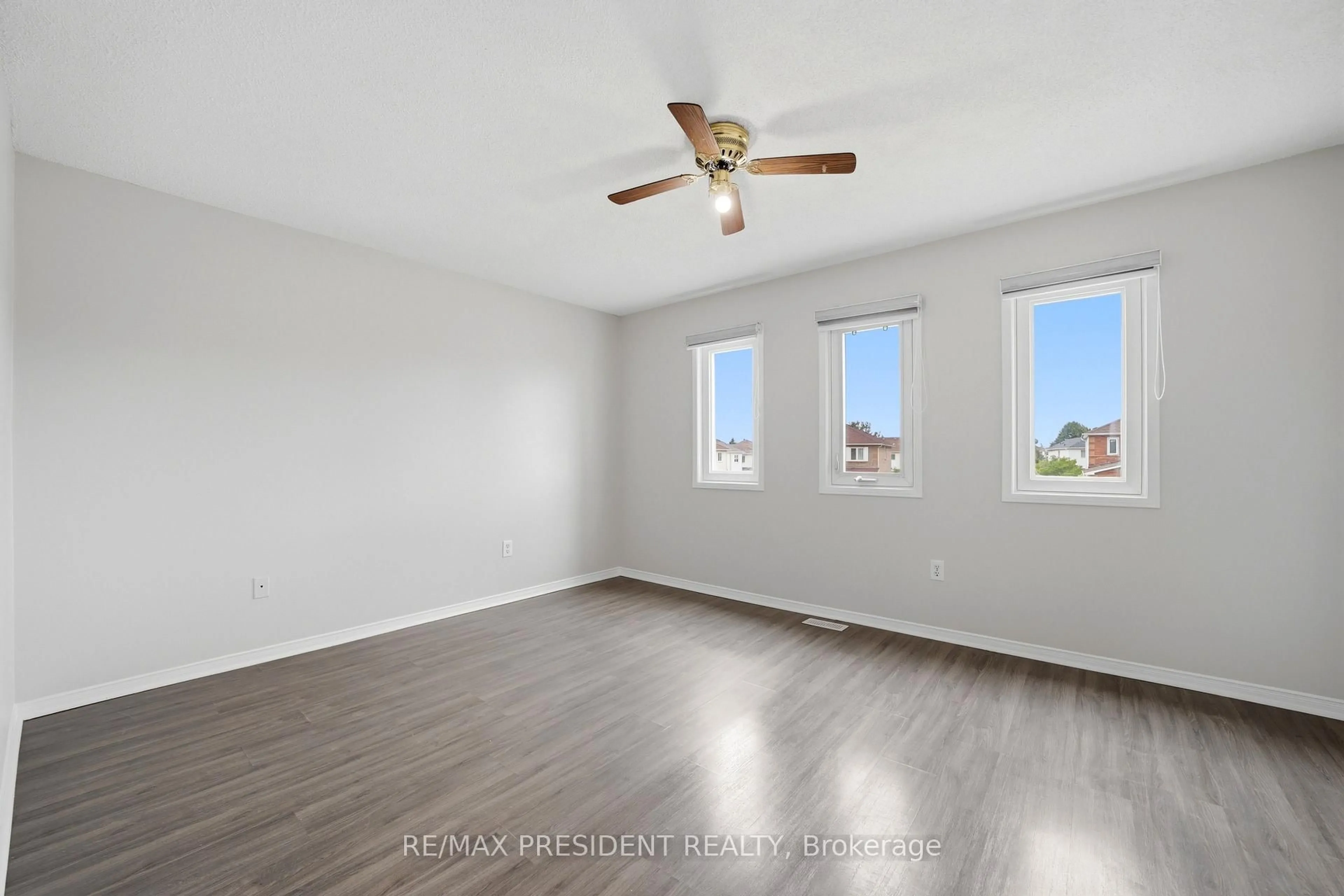A pic of a room for 112 Ravenswood Dr, Brampton Ontario L6Y 4V6