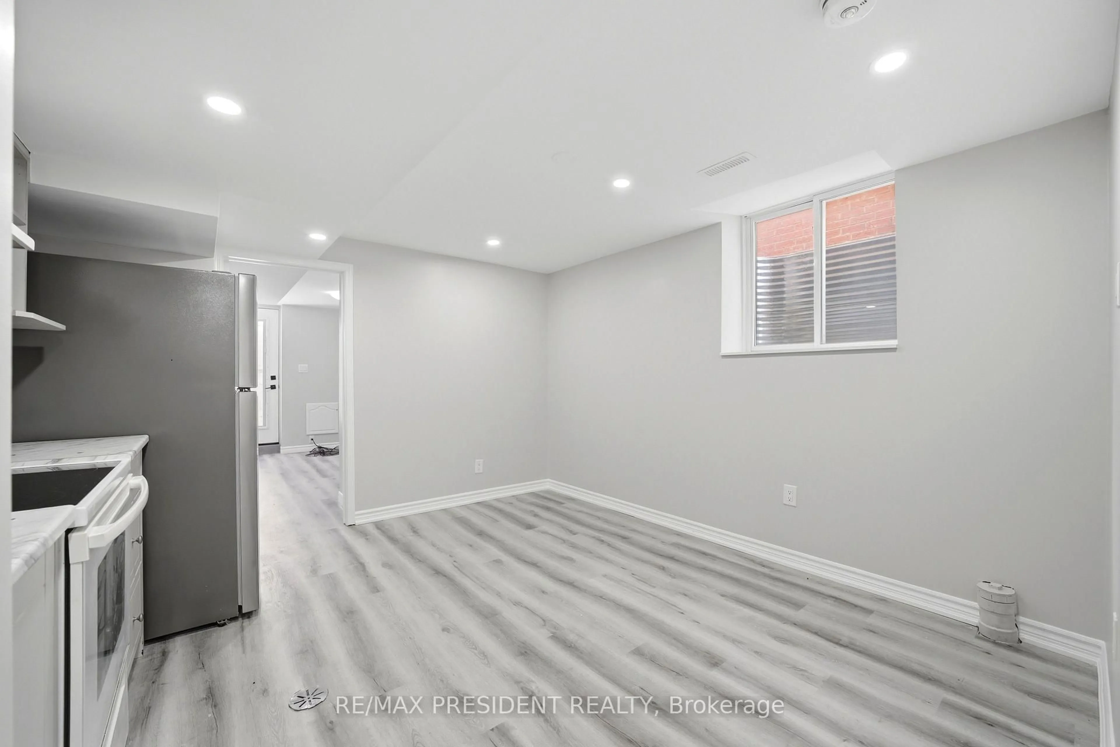 A pic of a room for 112 Ravenswood Dr, Brampton Ontario L6Y 4V6