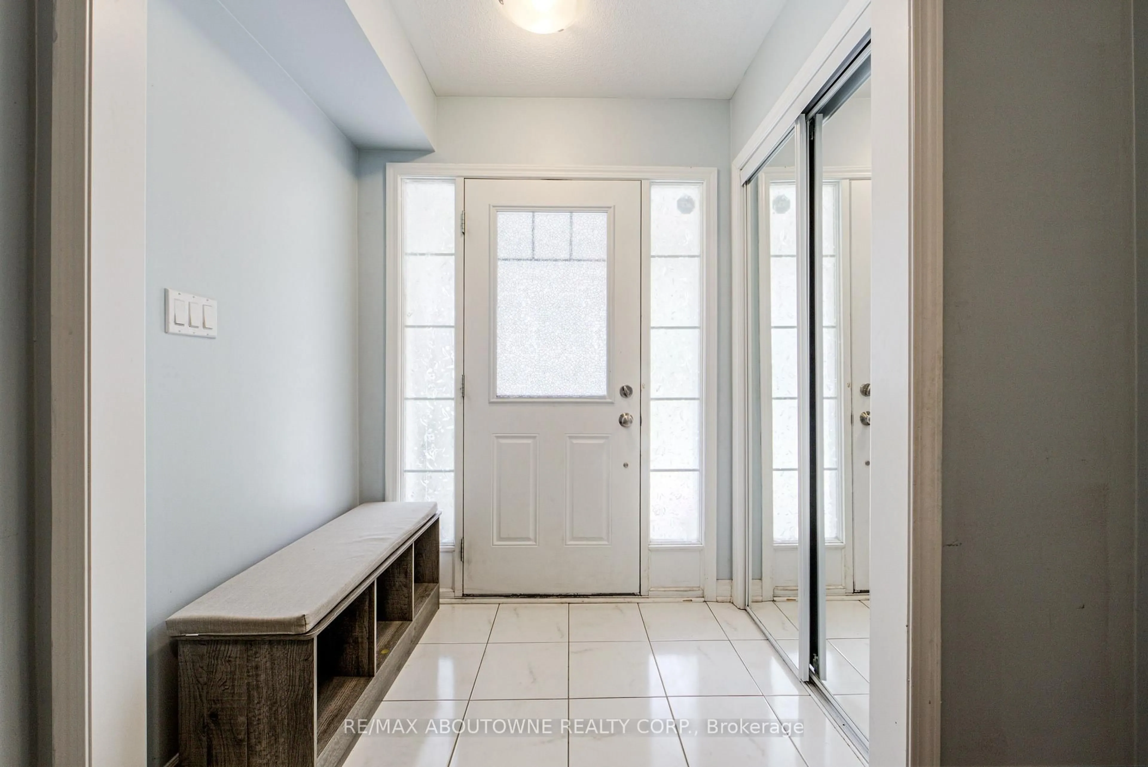 Indoor entryway for 1000 Asleton Blvd #58, Milton Ontario L9T 9L6