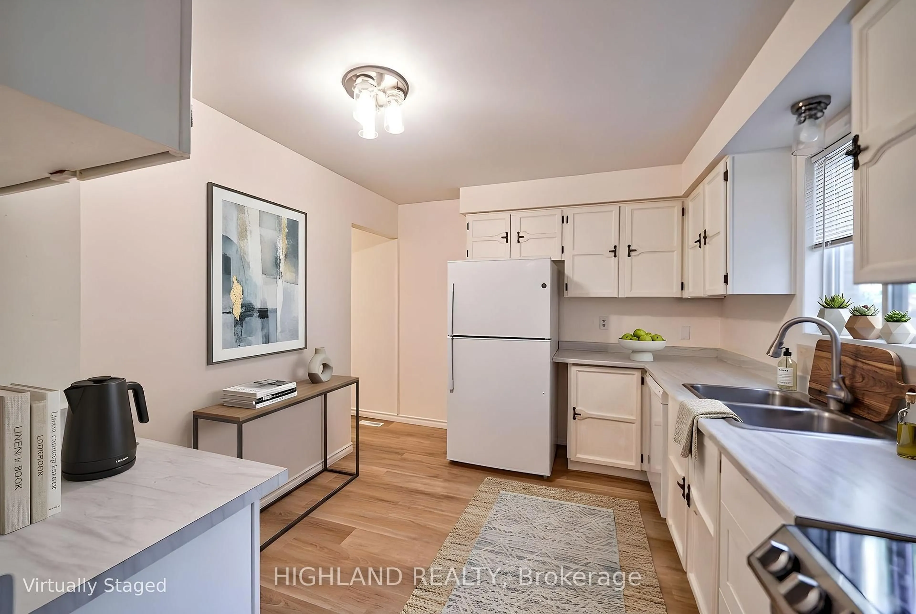 Standard kitchen, unknown for 6455 Tisler Cres, Mississauga Ontario L5N 3G6