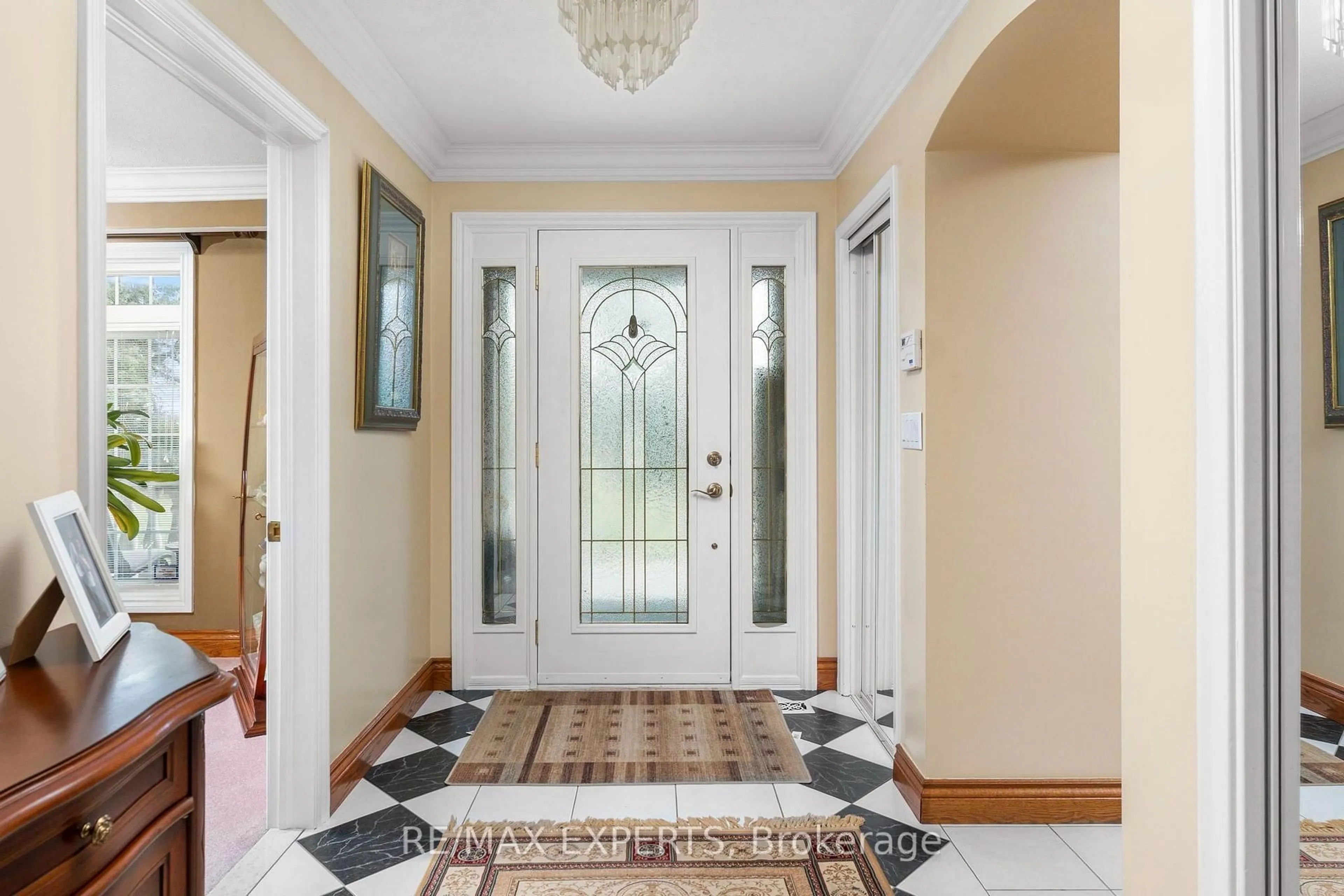 Indoor entryway for 12792 Humber Station Rd, Caledon Ontario L7E 0Y2