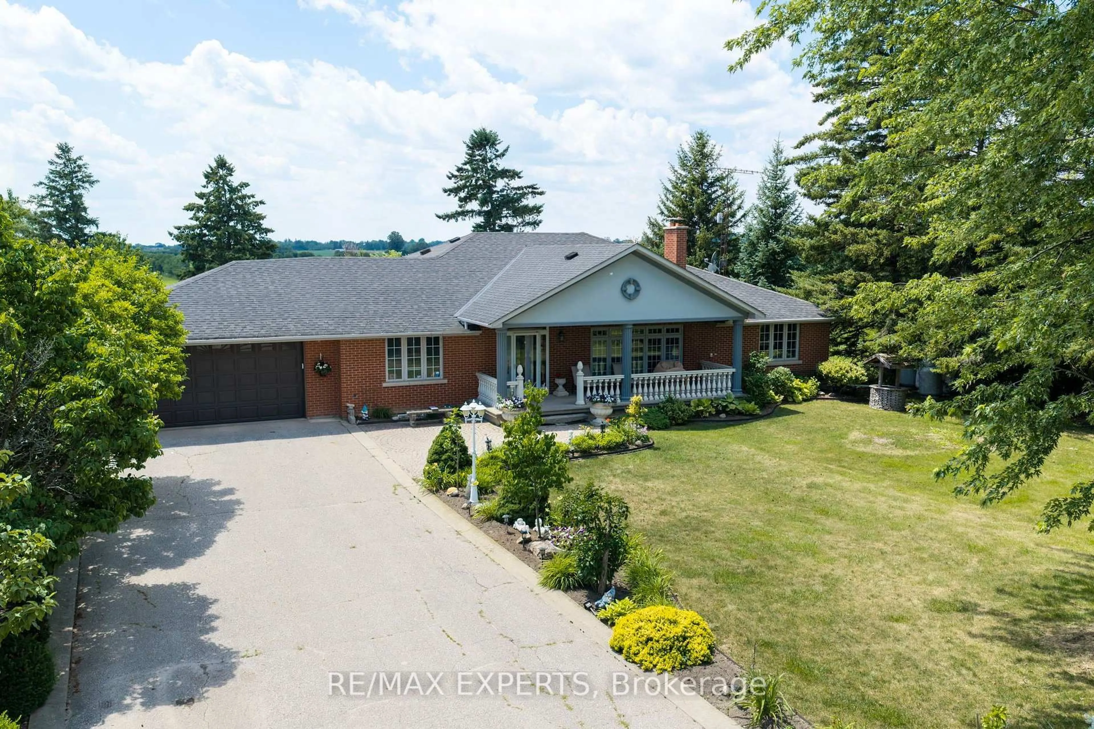 A pic from outside/outdoor area/front of a property/back of a property/a pic from drone, street for 12792 Humber Station Rd, Caledon Ontario L7E 0Y2