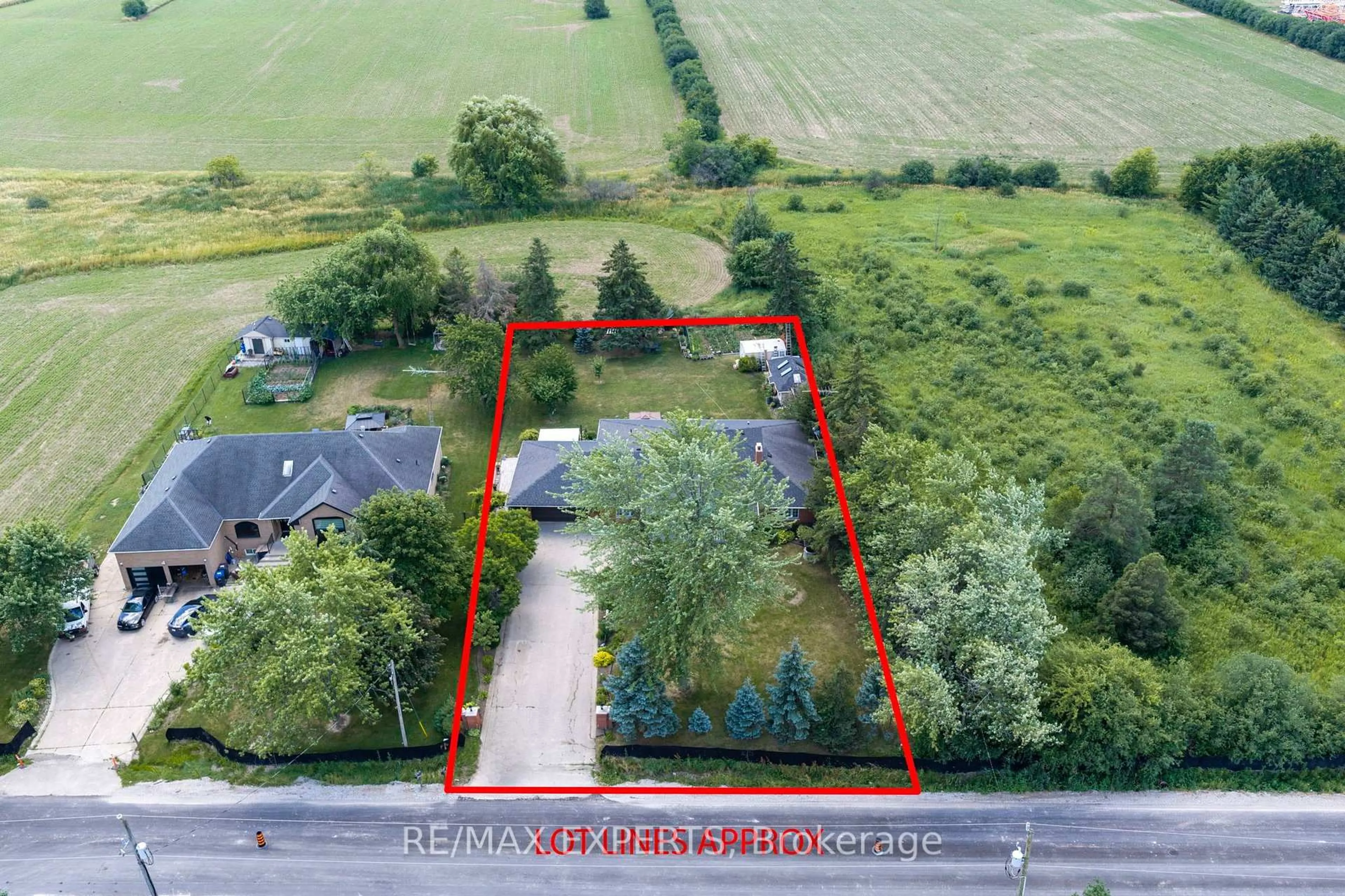 A pic from outside/outdoor area/front of a property/back of a property/a pic from drone, unknown for 12792 Humber Station Rd, Caledon Ontario L7E 0Y2