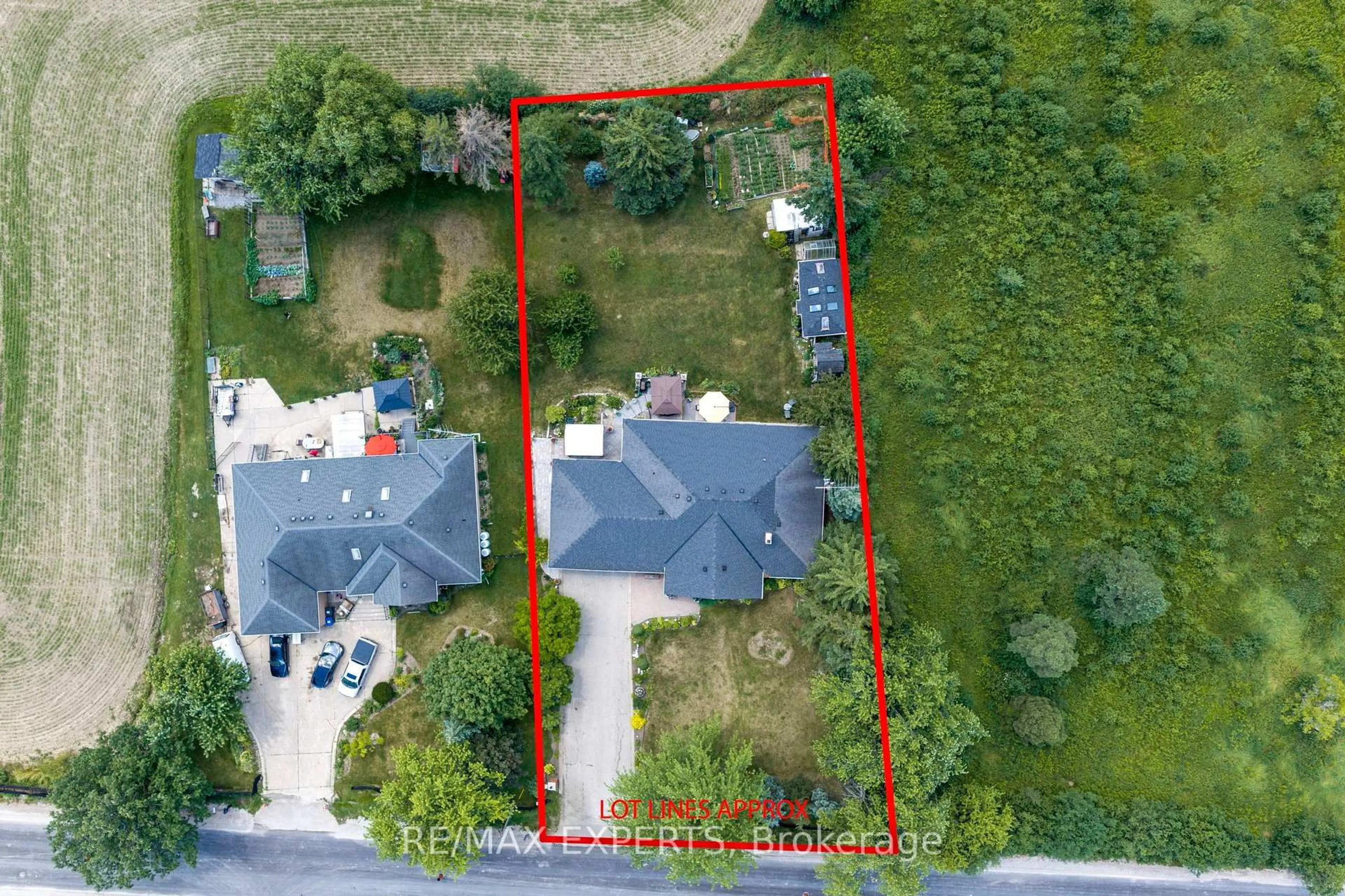 A pic from outside/outdoor area/front of a property/back of a property/a pic from drone, street for 12792 Humber Station Rd, Caledon Ontario L7E 0Y2