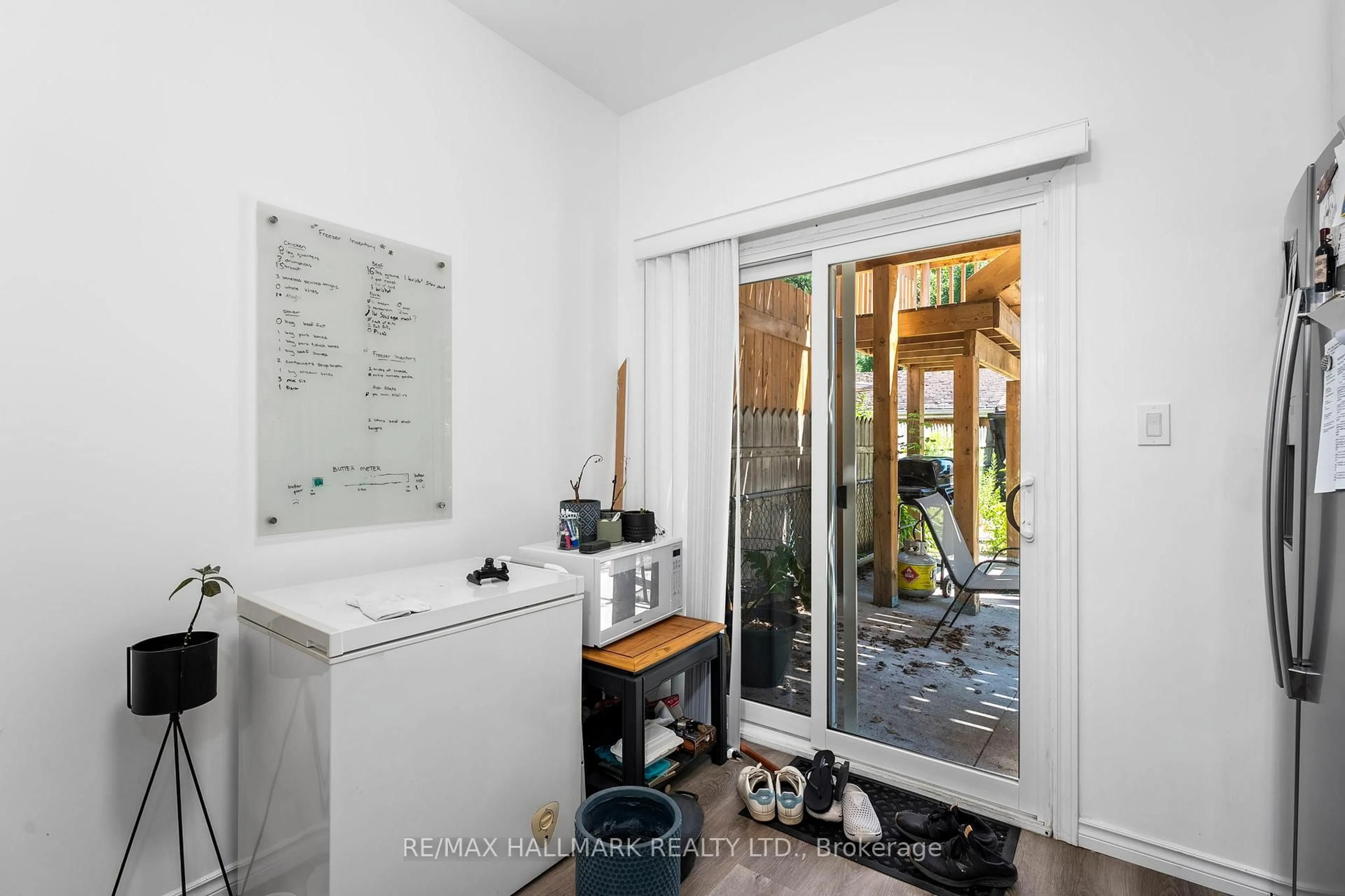 Laundry room for 123 Lansdowne Ave, Toronto Ontario M6K 2W1