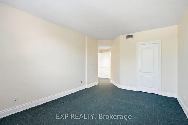 1903 Pilgrims Way #302, Oakville 5