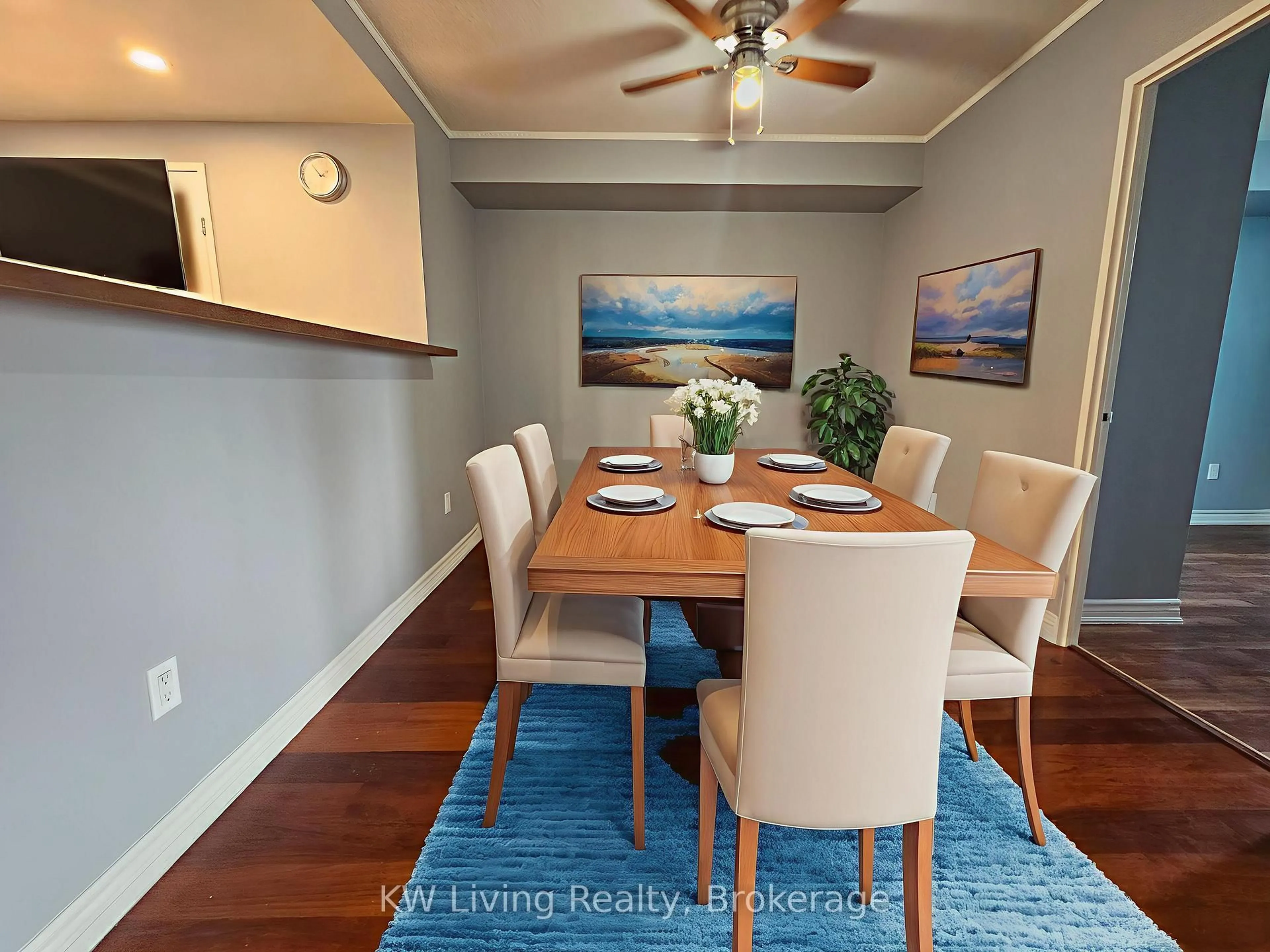 Dining room, wood/laminate floor for 265 Enfield Pl #1502, Mississauga Ontario L5B 3Y7